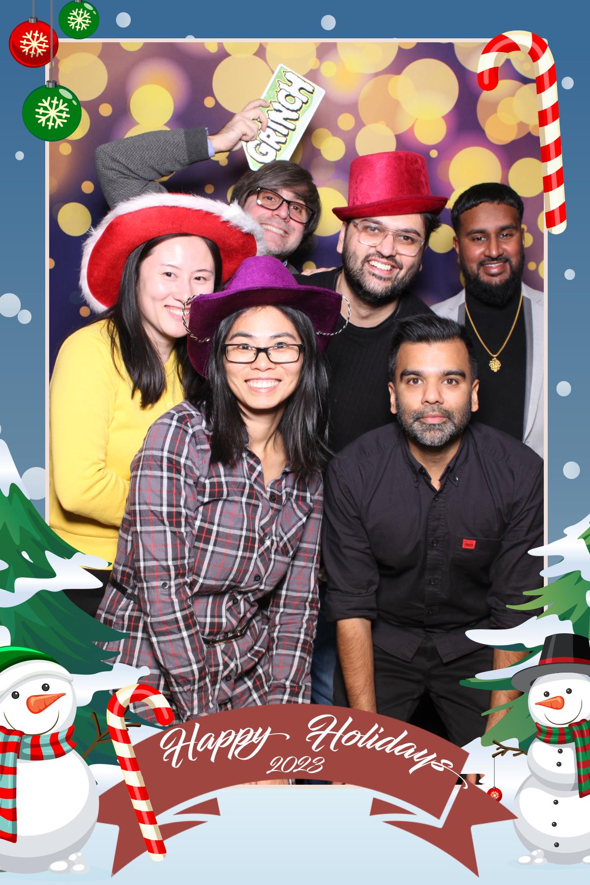 Rothmans Year End Celebration  | View more photos from the event at gallery.myselfiemirror.ca/u/romanmyselfiemirrorca/Rothmans-Year-End-Celebration