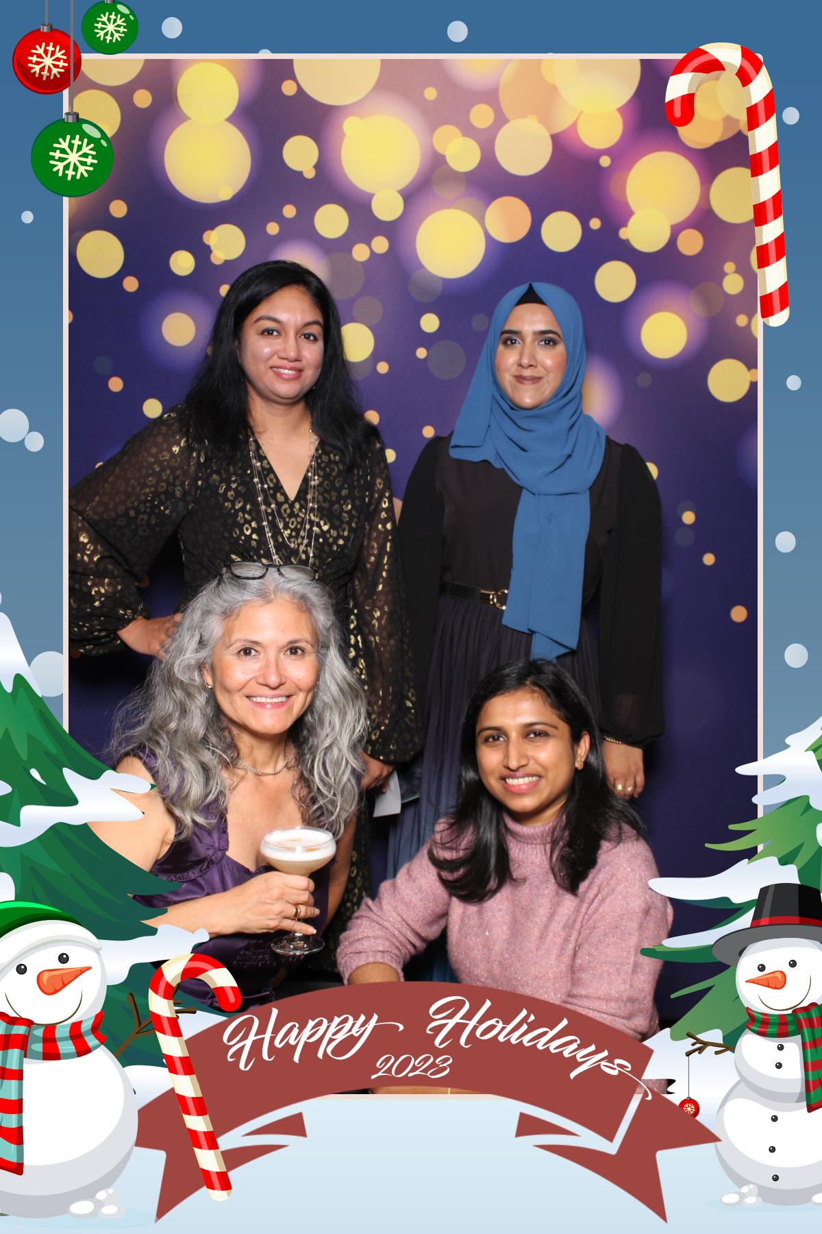 Rothmans Year End Celebration  | View more photos from the event at gallery.myselfiemirror.ca/u/romanmyselfiemirrorca/Rothmans-Year-End-Celebration