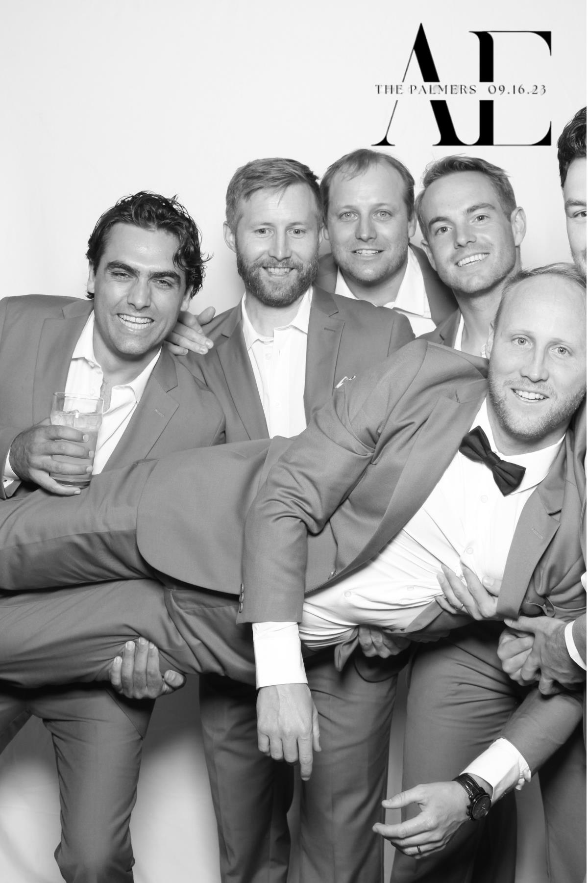 The Palmers | View more photos from the event at gallery.myselfiemirror.ca/u/romanmyselfiemirrorca/The-Palmers