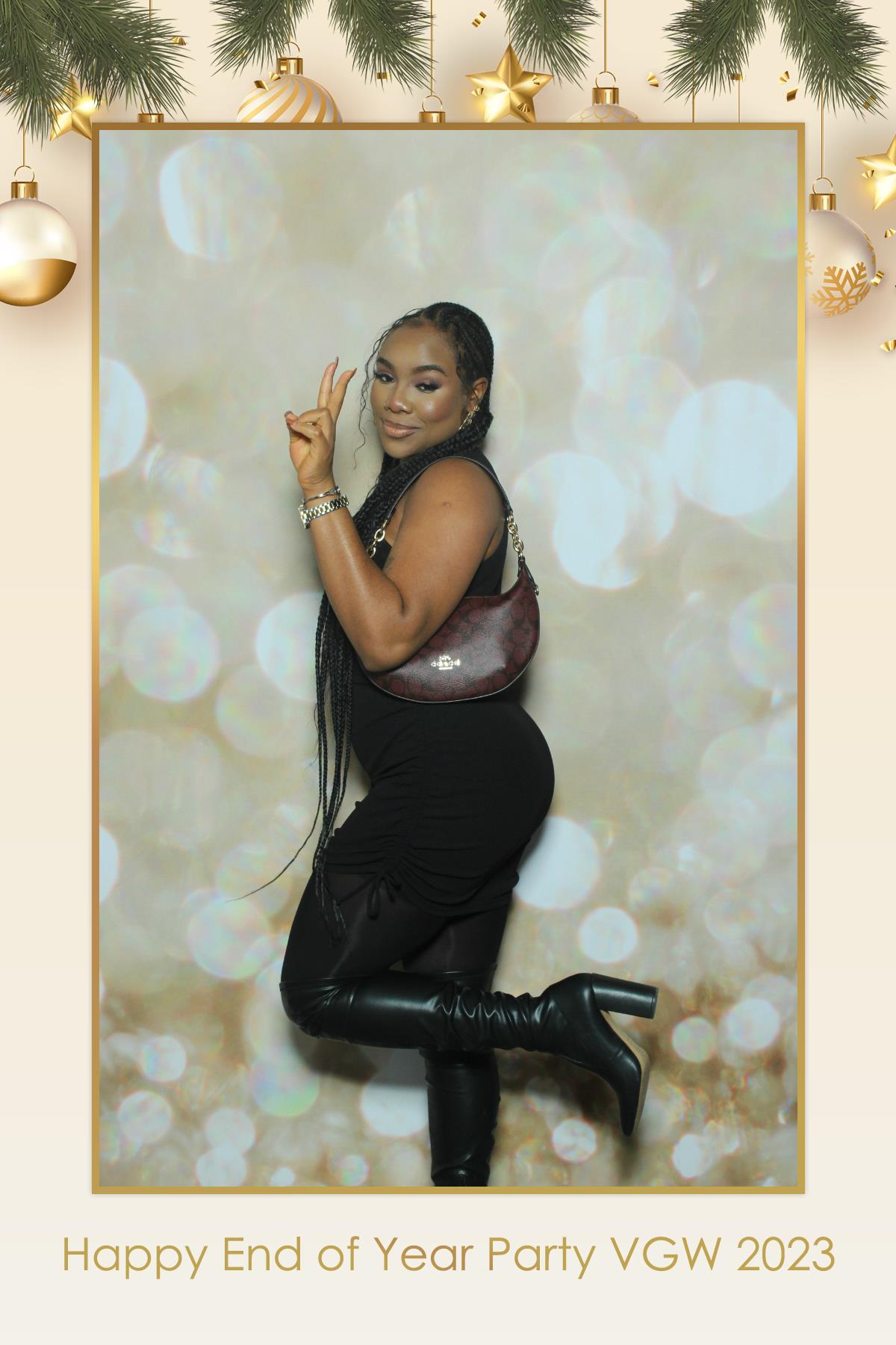 VGW End of Year Party | View more photos from the event at gallery.myselfiemirror.ca/u/romanmyselfiemirrorca/VGW-End-of-Year-Party