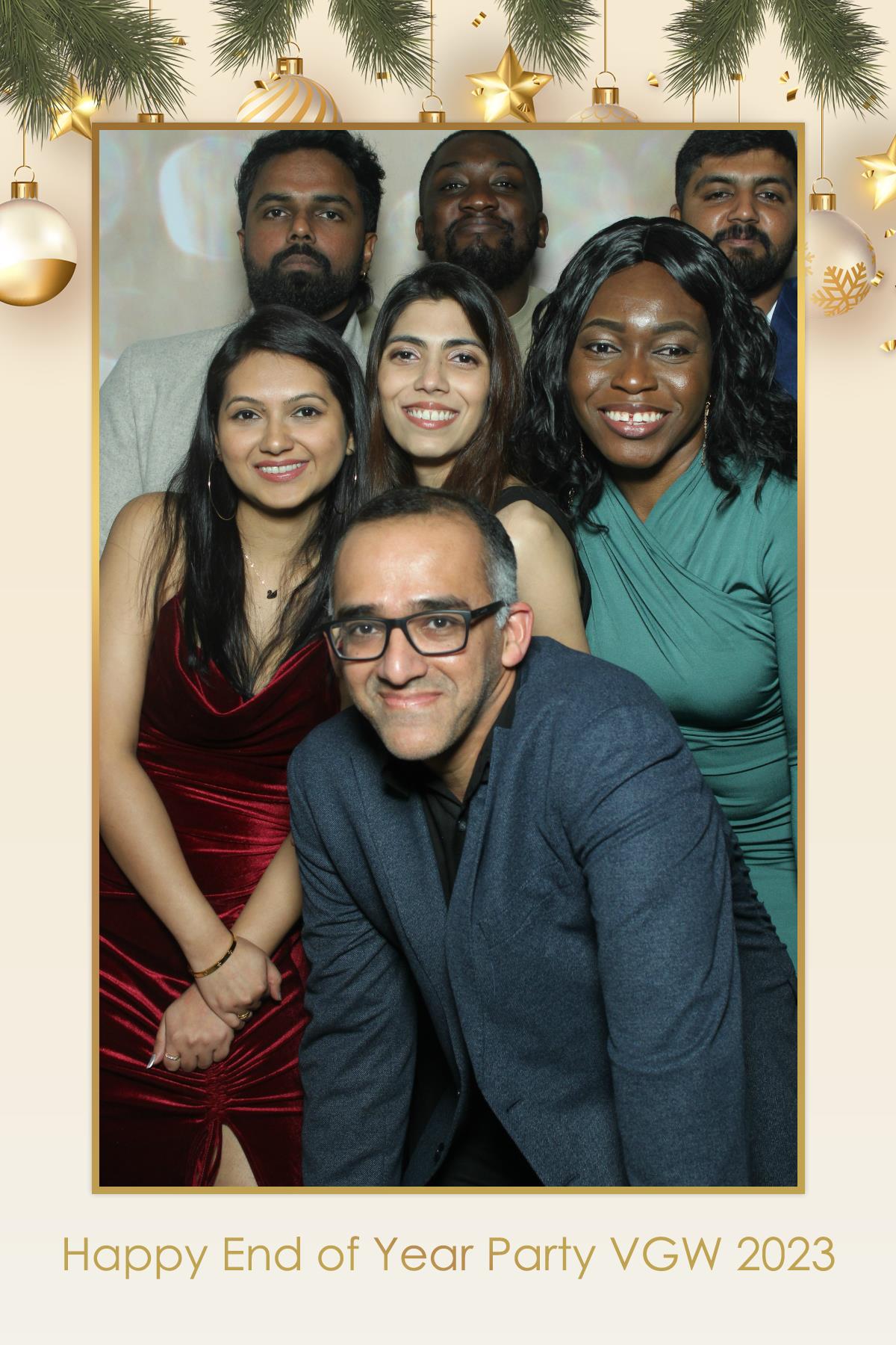 VGW End of Year Party | View more photos from the event at gallery.myselfiemirror.ca/u/romanmyselfiemirrorca/VGW-End-of-Year-Party