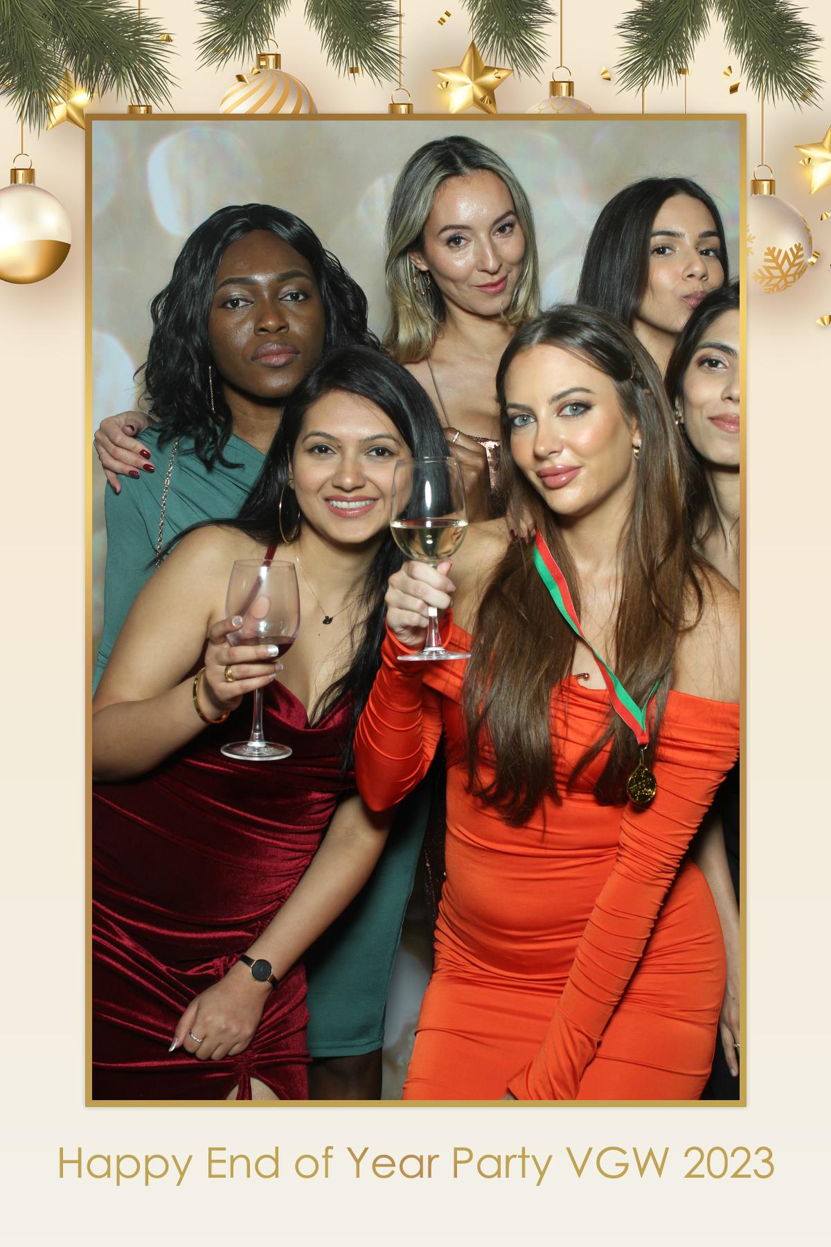 VGW End of Year Party | View more photos from the event at gallery.myselfiemirror.ca/u/romanmyselfiemirrorca/VGW-End-of-Year-Party