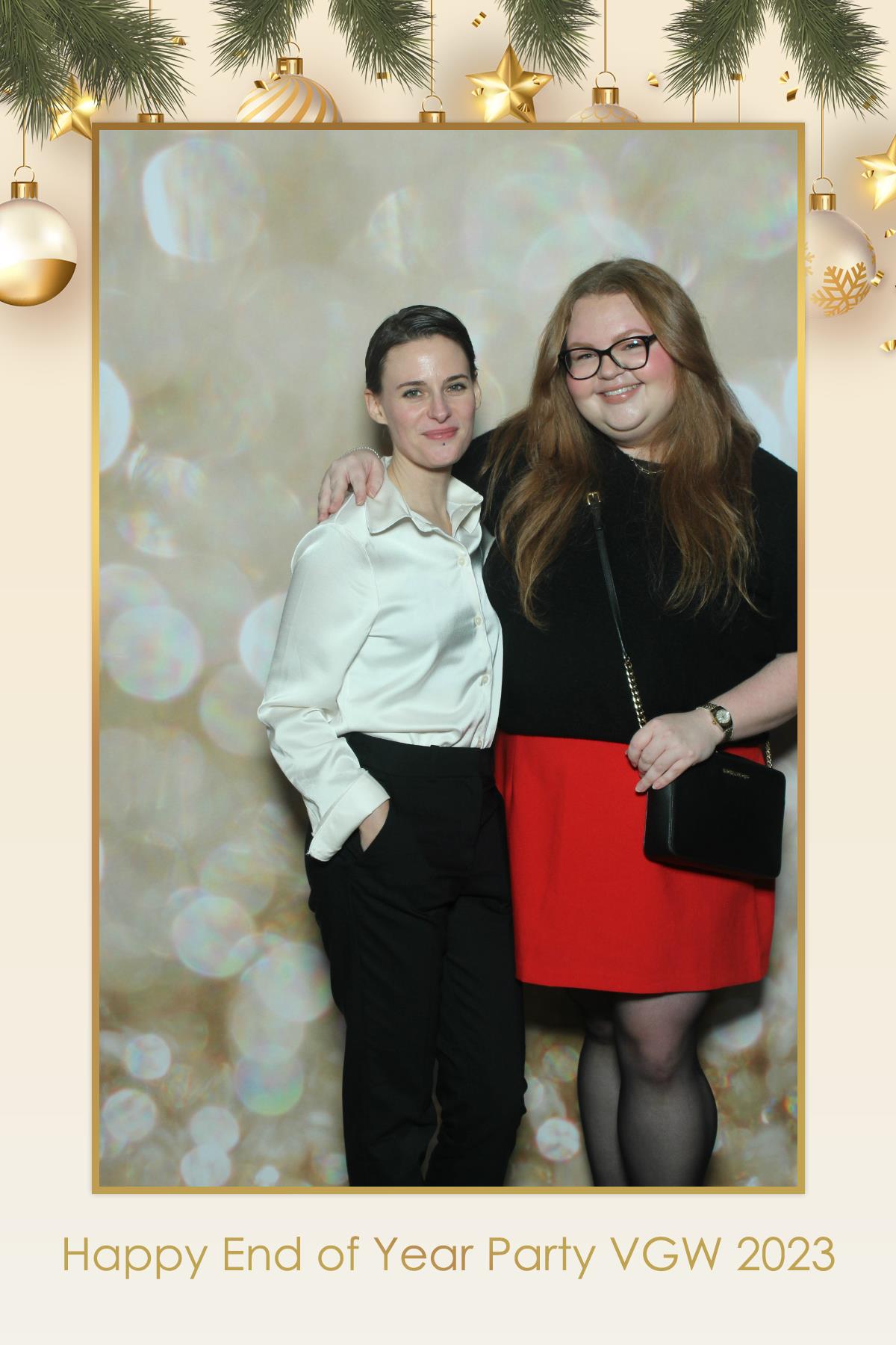 VGW End of Year Party | View more photos from the event at gallery.myselfiemirror.ca/u/romanmyselfiemirrorca/VGW-End-of-Year-Party