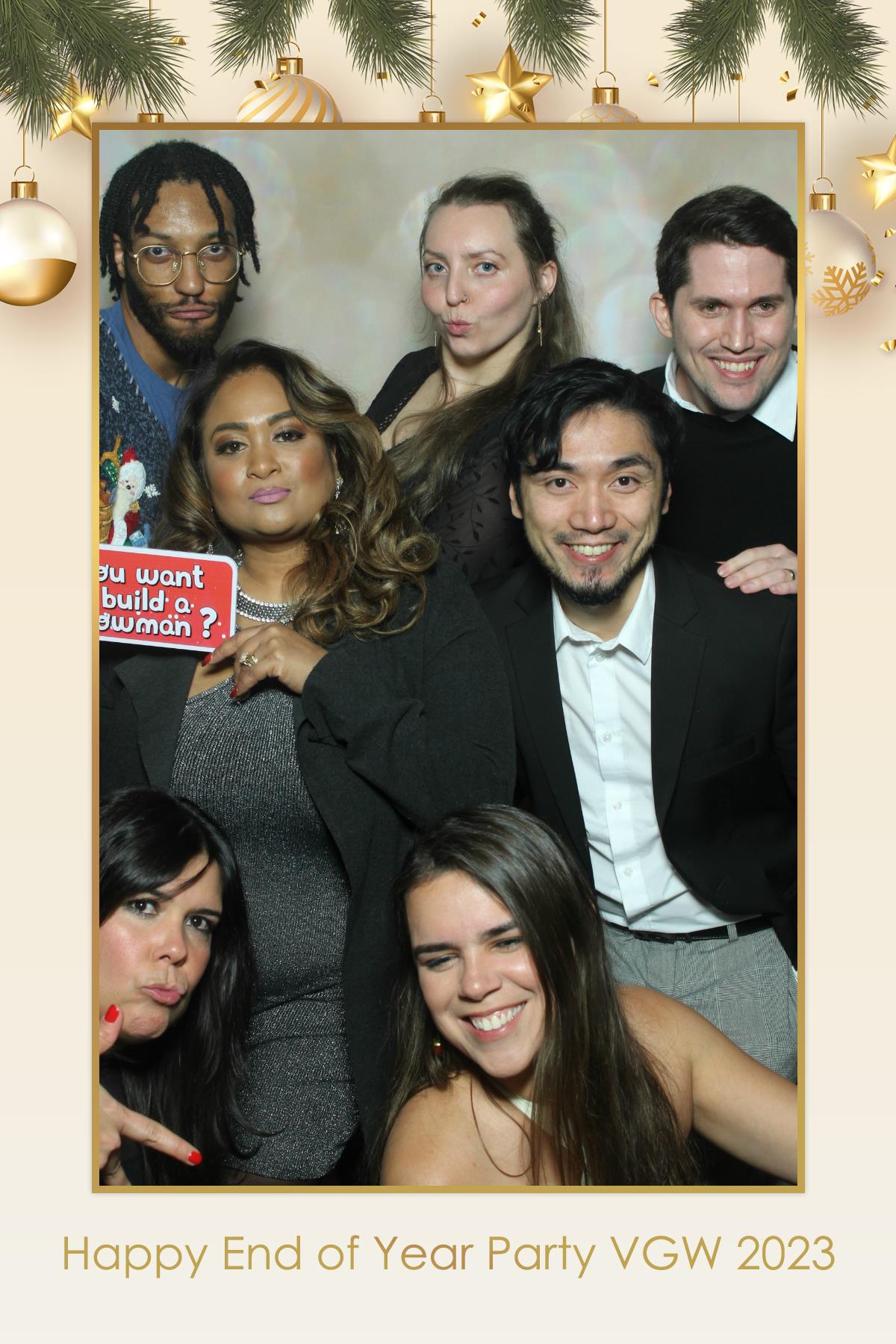 VGW End of Year Party | View more photos from the event at gallery.myselfiemirror.ca/u/romanmyselfiemirrorca/VGW-End-of-Year-Party