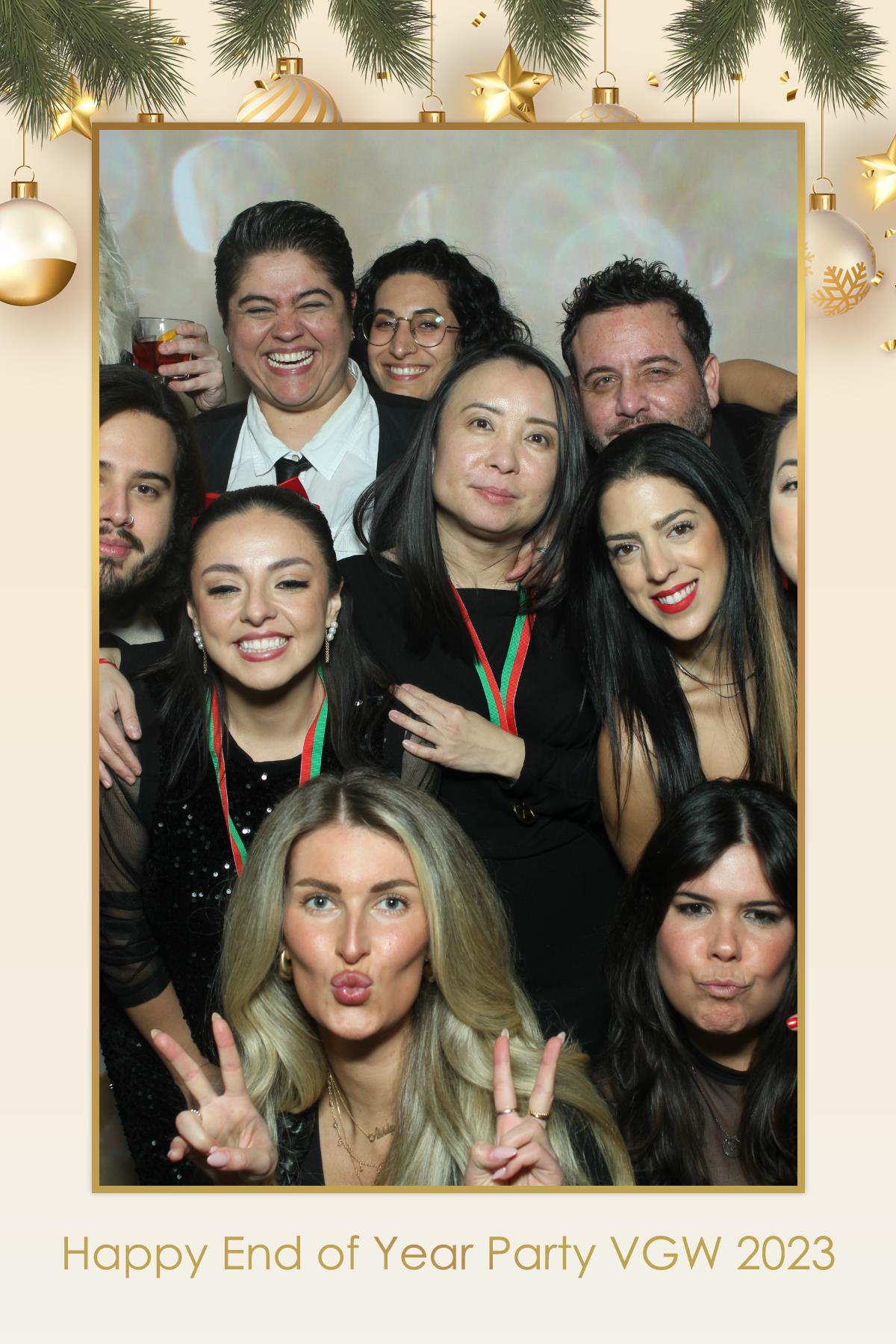 VGW End of Year Party | View more photos from the event at gallery.myselfiemirror.ca/u/romanmyselfiemirrorca/VGW-End-of-Year-Party