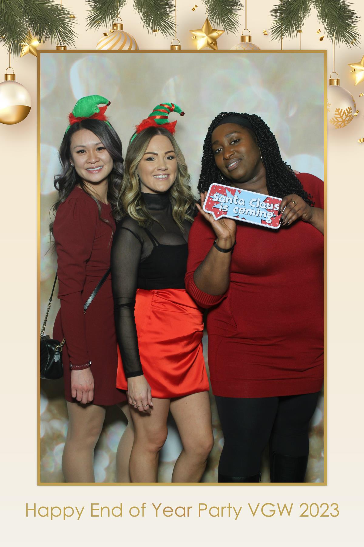 VGW End of Year Party | View more photos from the event at gallery.myselfiemirror.ca/u/romanmyselfiemirrorca/VGW-End-of-Year-Party