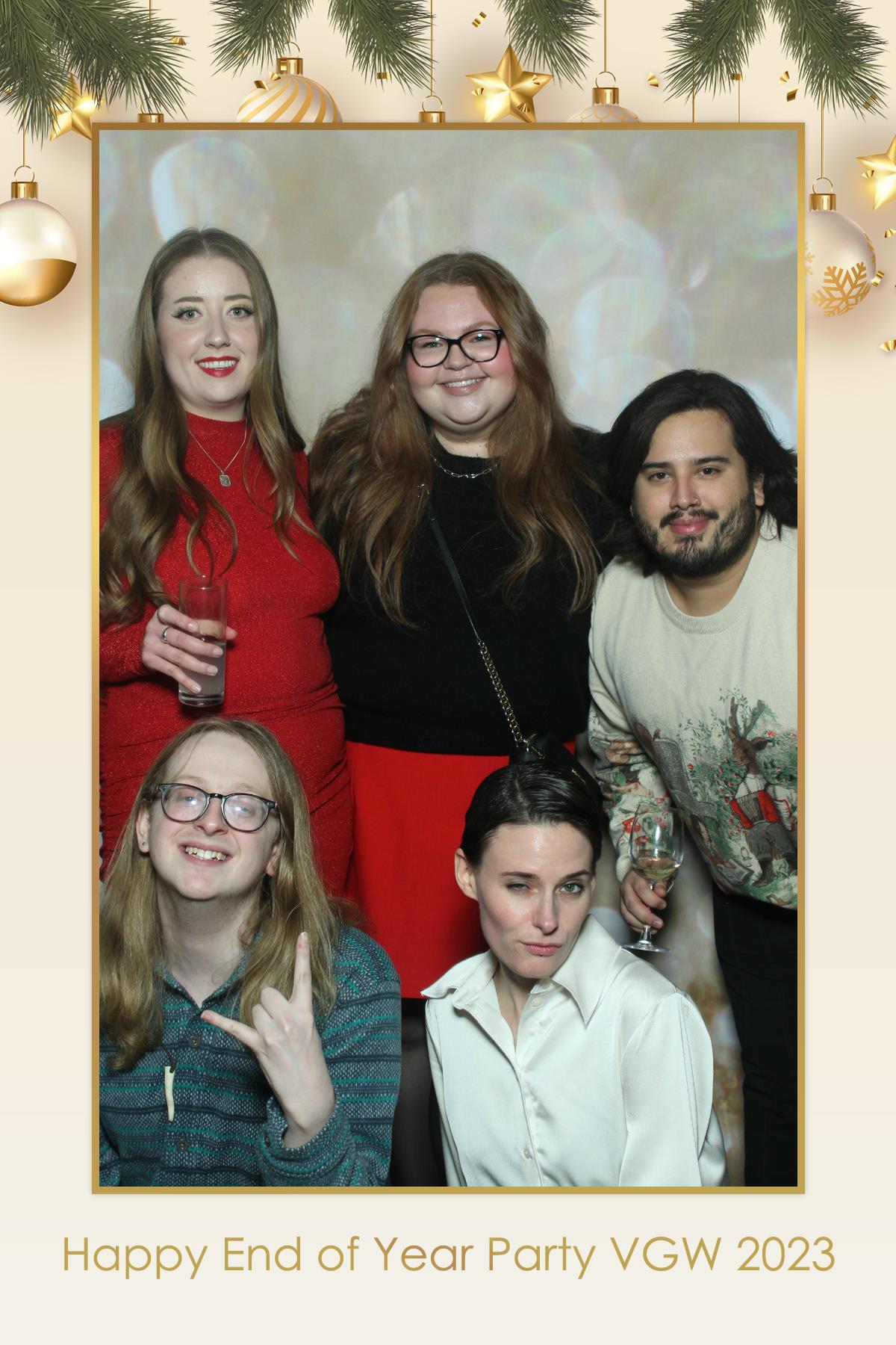 VGW End of Year Party | View more photos from the event at gallery.myselfiemirror.ca/u/romanmyselfiemirrorca/VGW-End-of-Year-Party