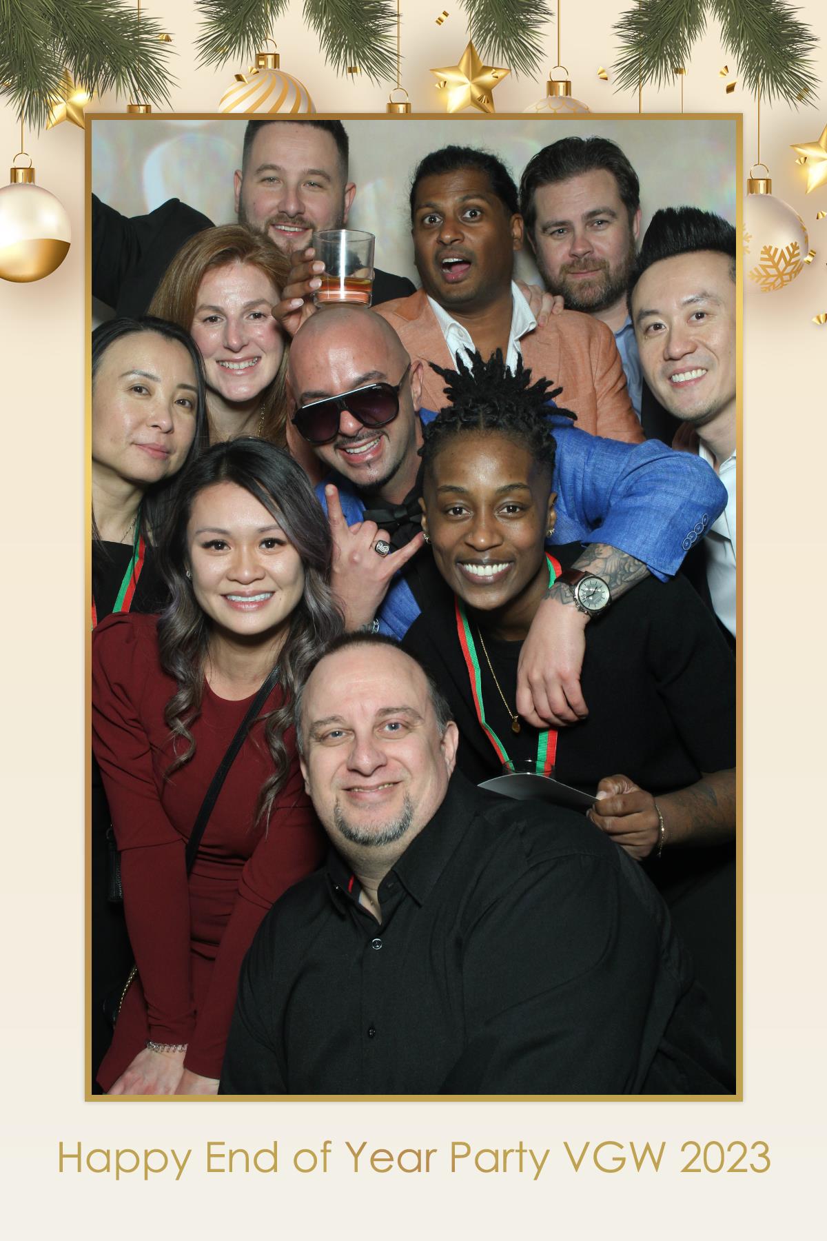 VGW End of Year Party | View more photos from the event at gallery.myselfiemirror.ca/u/romanmyselfiemirrorca/VGW-End-of-Year-Party