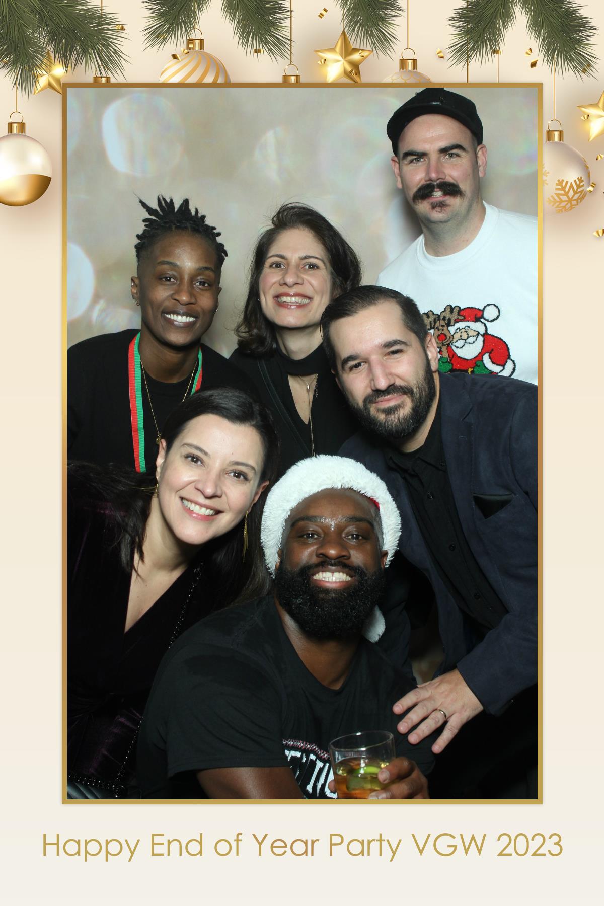 VGW End of Year Party | View more photos from the event at gallery.myselfiemirror.ca/u/romanmyselfiemirrorca/VGW-End-of-Year-Party