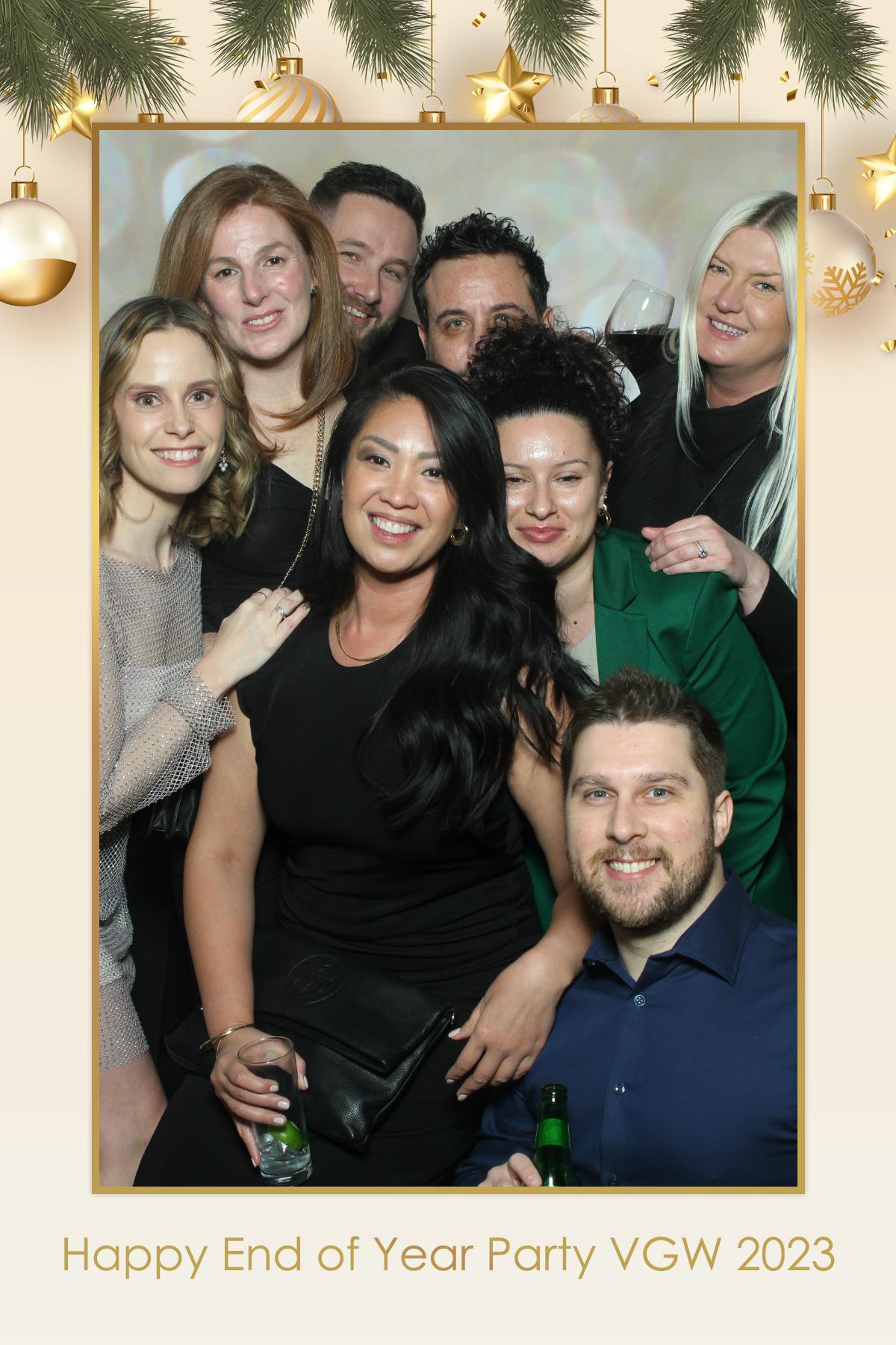 VGW End of Year Party | View more photos from the event at gallery.myselfiemirror.ca/u/romanmyselfiemirrorca/VGW-End-of-Year-Party