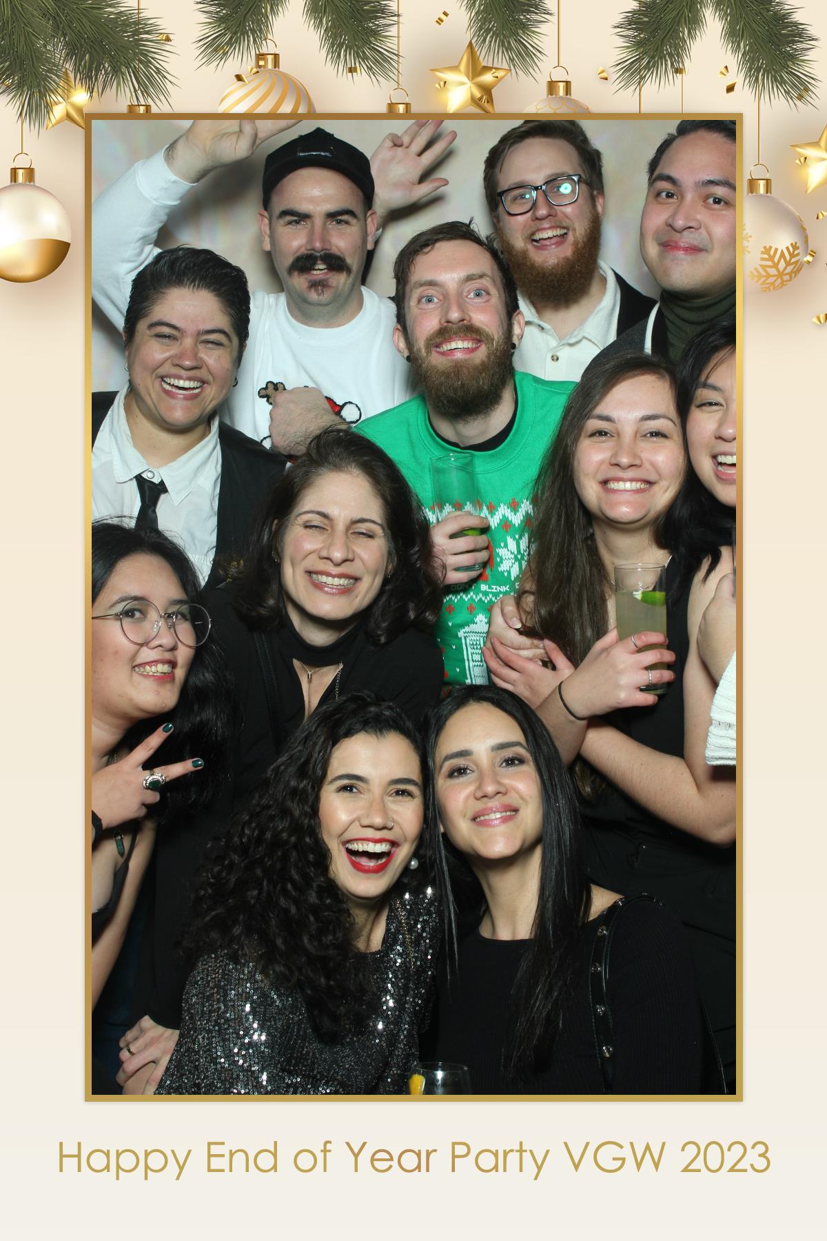 VGW End of Year Party | View more photos from the event at gallery.myselfiemirror.ca/u/romanmyselfiemirrorca/VGW-End-of-Year-Party