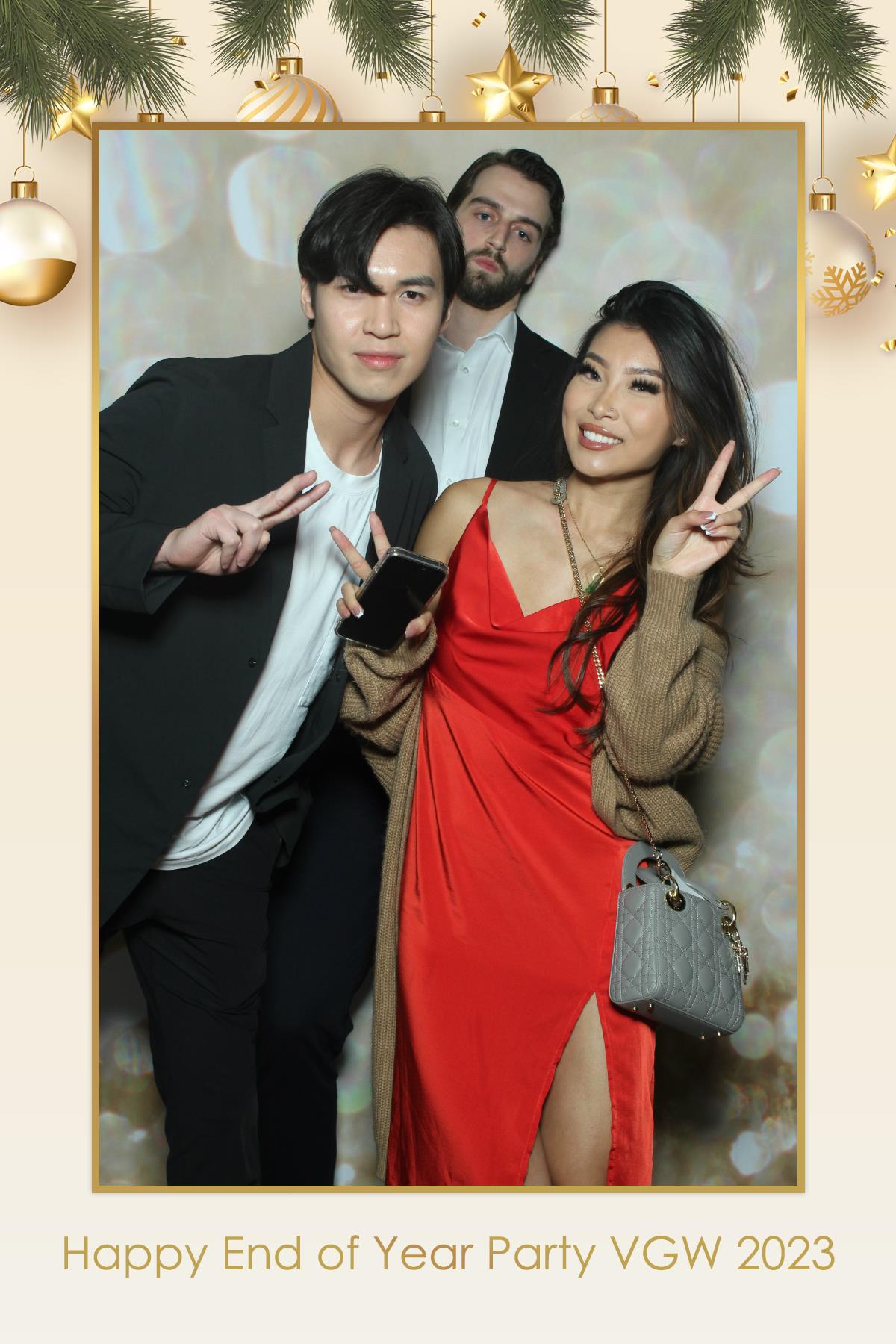 VGW End of Year Party | View more photos from the event at gallery.myselfiemirror.ca/u/romanmyselfiemirrorca/VGW-End-of-Year-Party