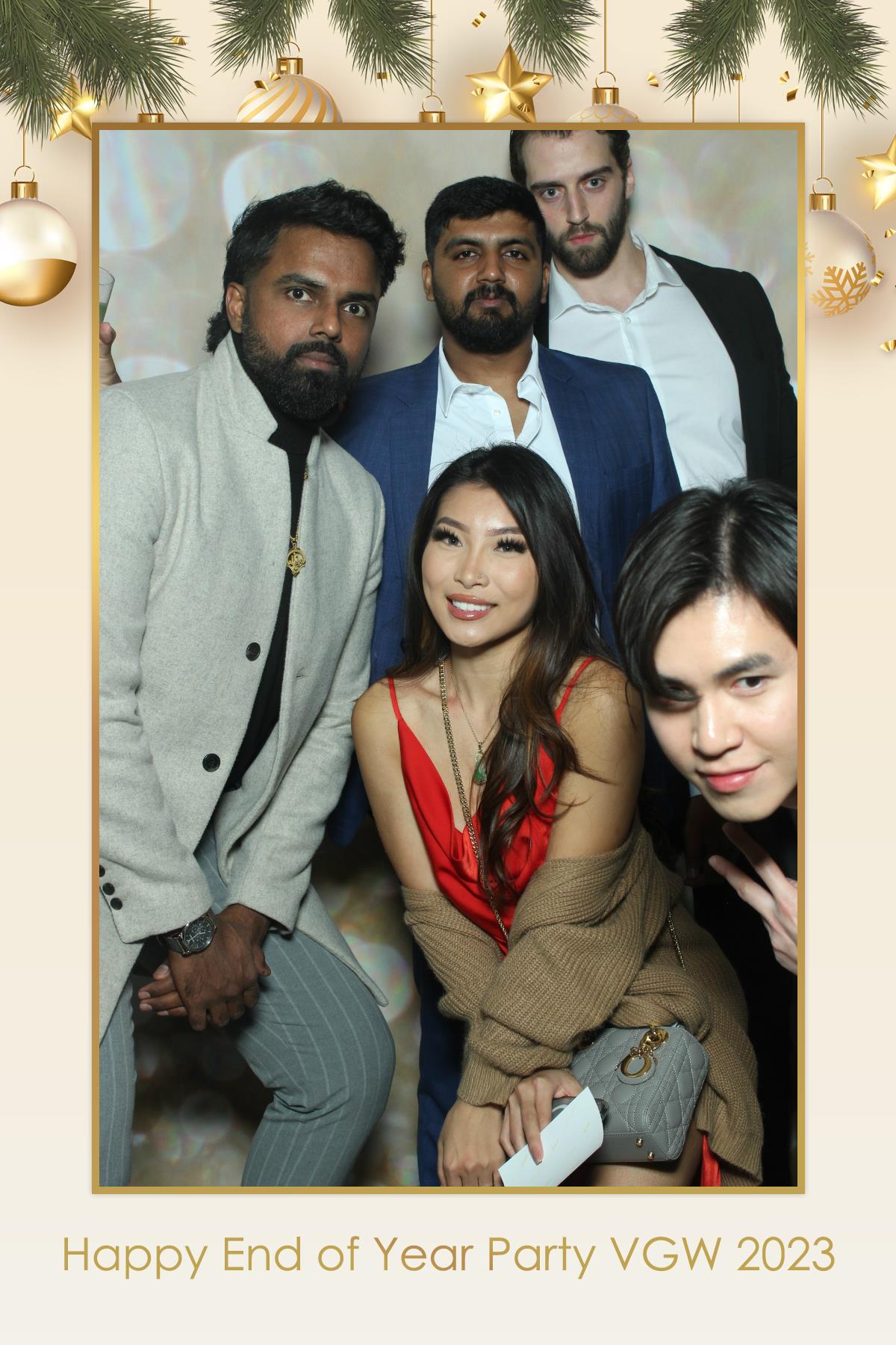 VGW End of Year Party | View more photos from the event at gallery.myselfiemirror.ca/u/romanmyselfiemirrorca/VGW-End-of-Year-Party