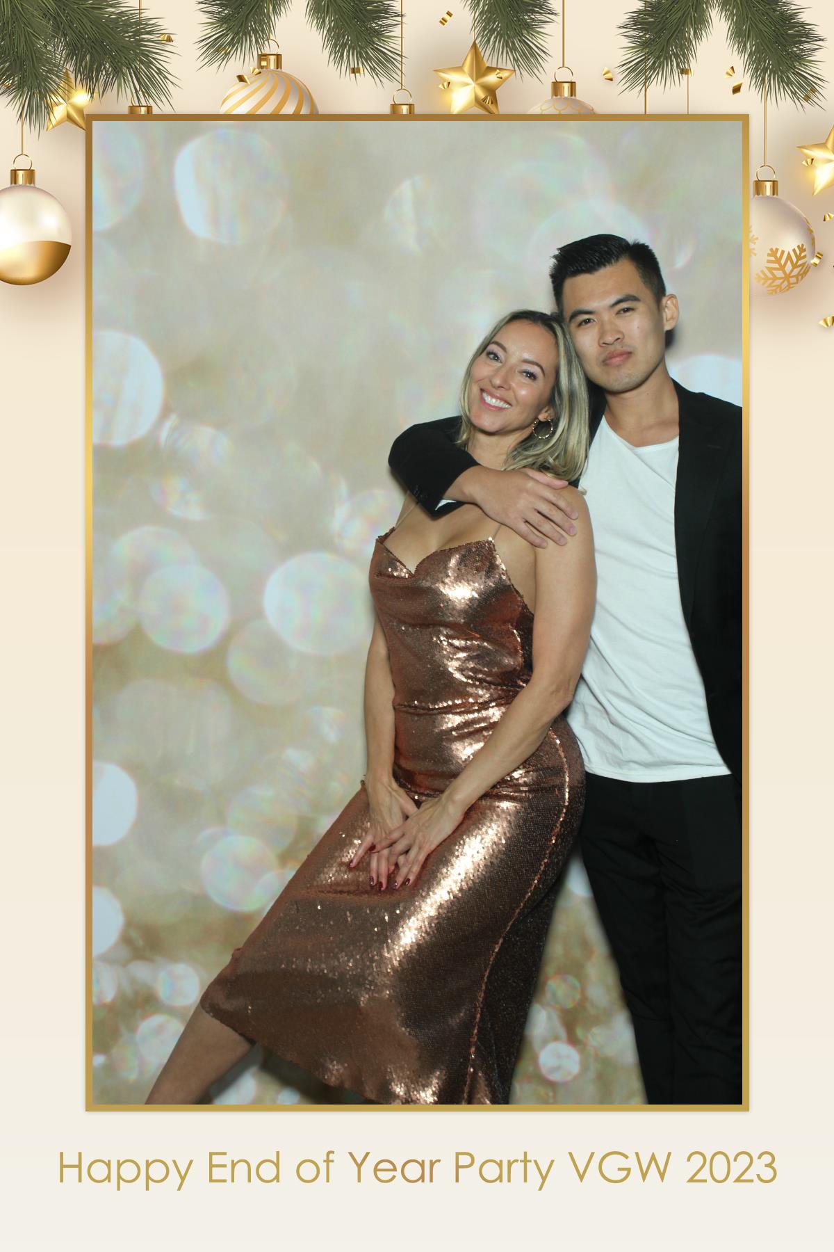 VGW End of Year Party | View more photos from the event at gallery.myselfiemirror.ca/u/romanmyselfiemirrorca/VGW-End-of-Year-Party