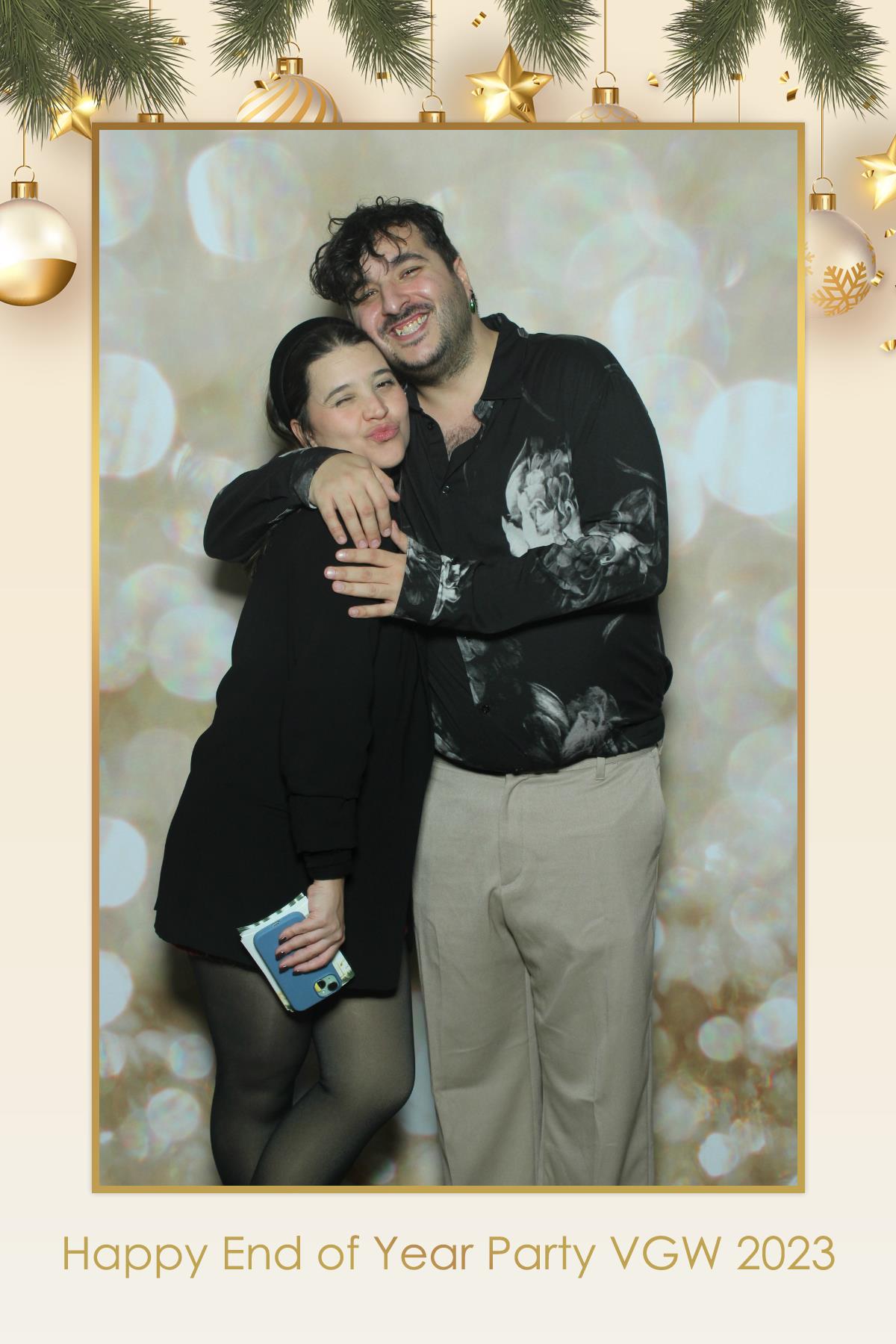 VGW End of Year Party | View more photos from the event at gallery.myselfiemirror.ca/u/romanmyselfiemirrorca/VGW-End-of-Year-Party