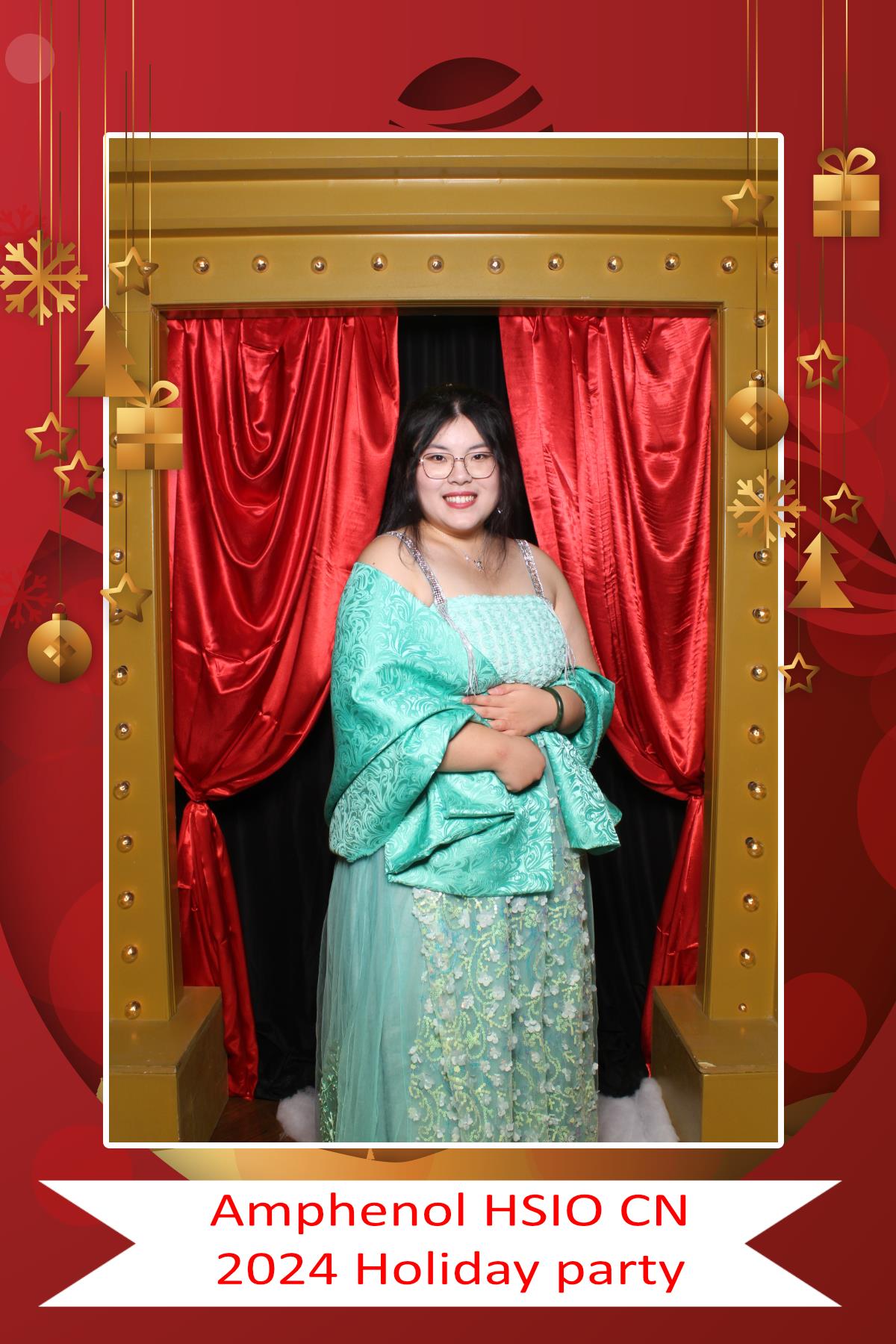 Amphenol HSIO CN Holiday Party | View more photos from the event at gallery.myselfiemirror.ca/u/romanmyselfiemirrorca/Amphenol-HSIO-CN-Holiday-Party