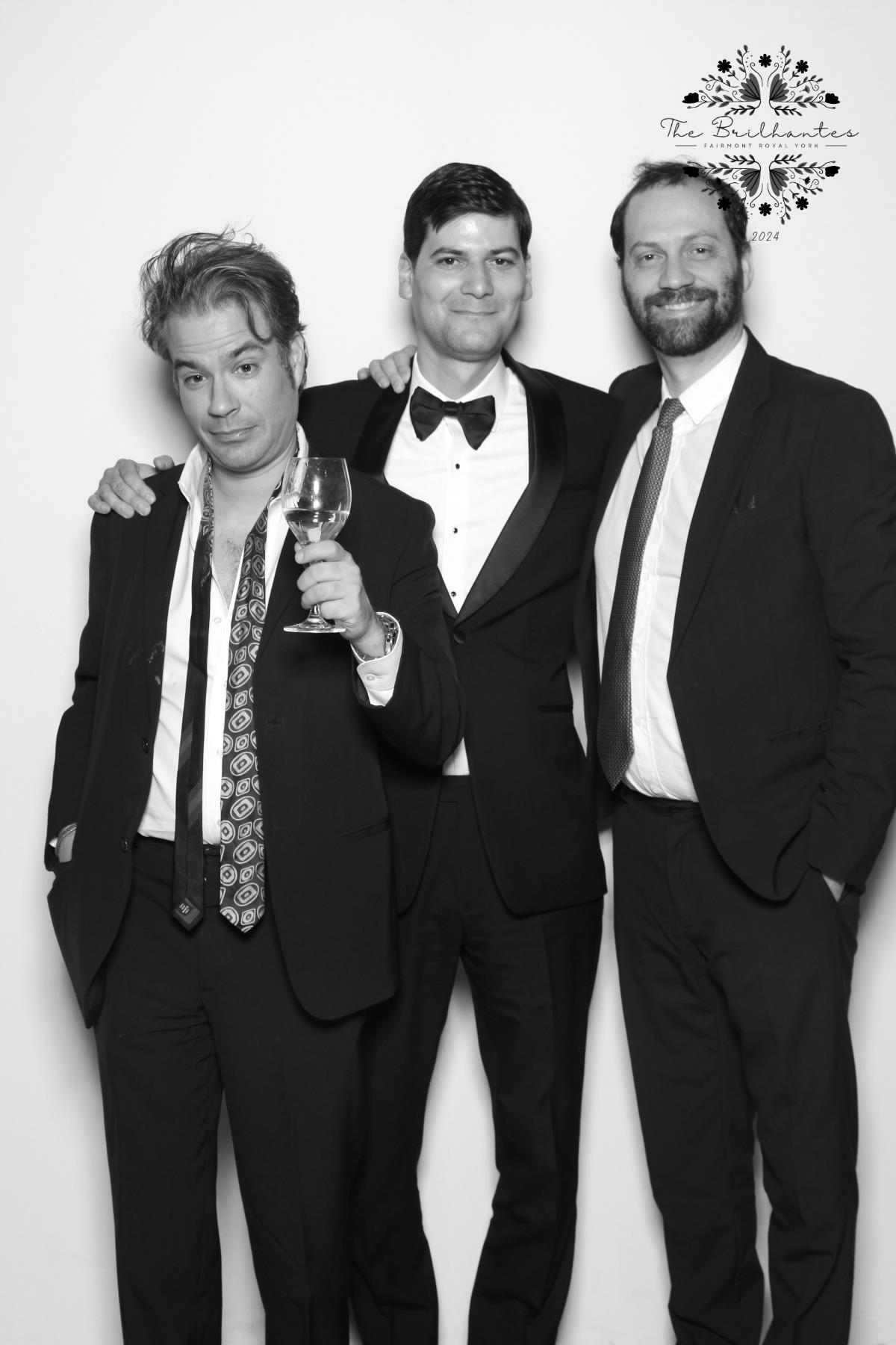 Amy & Alex | View more photos from the event at gallery.myselfiemirror.ca/u/romanmyselfiemirrorca/Amy-Alex