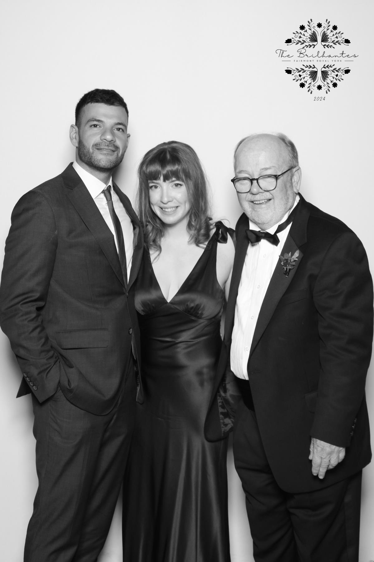 Amy & Alex | View more photos from the event at gallery.myselfiemirror.ca/u/romanmyselfiemirrorca/Amy-Alex