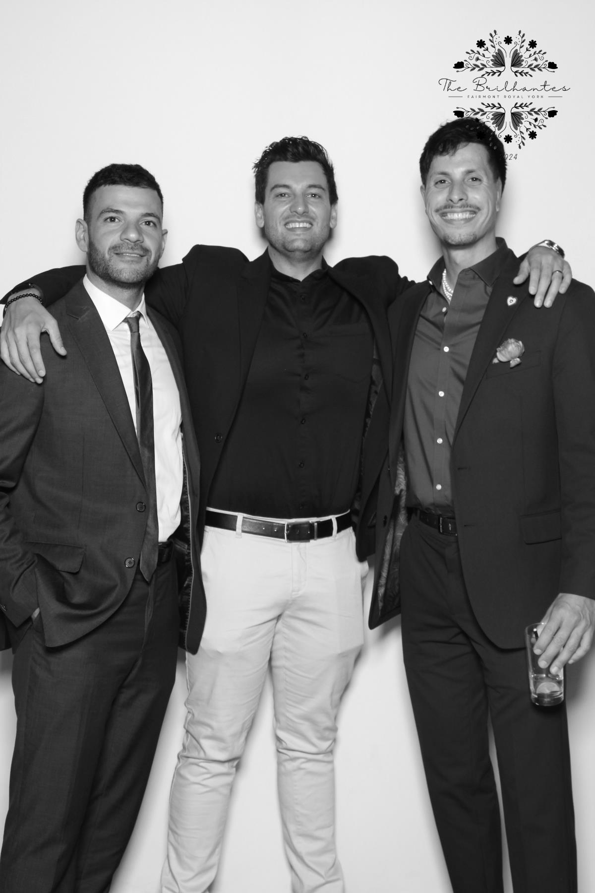 Amy & Alex | View more photos from the event at gallery.myselfiemirror.ca/u/romanmyselfiemirrorca/Amy-Alex