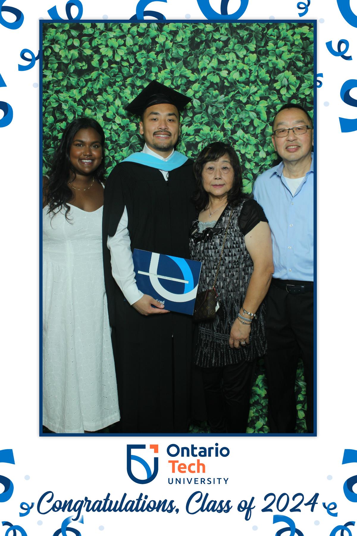 Annual Convocation, Class of 2024 | View more photos from the event at gallery.myselfiemirror.ca/u/romanmyselfiemirrorca/Annual-Convocation-Class-of-2024