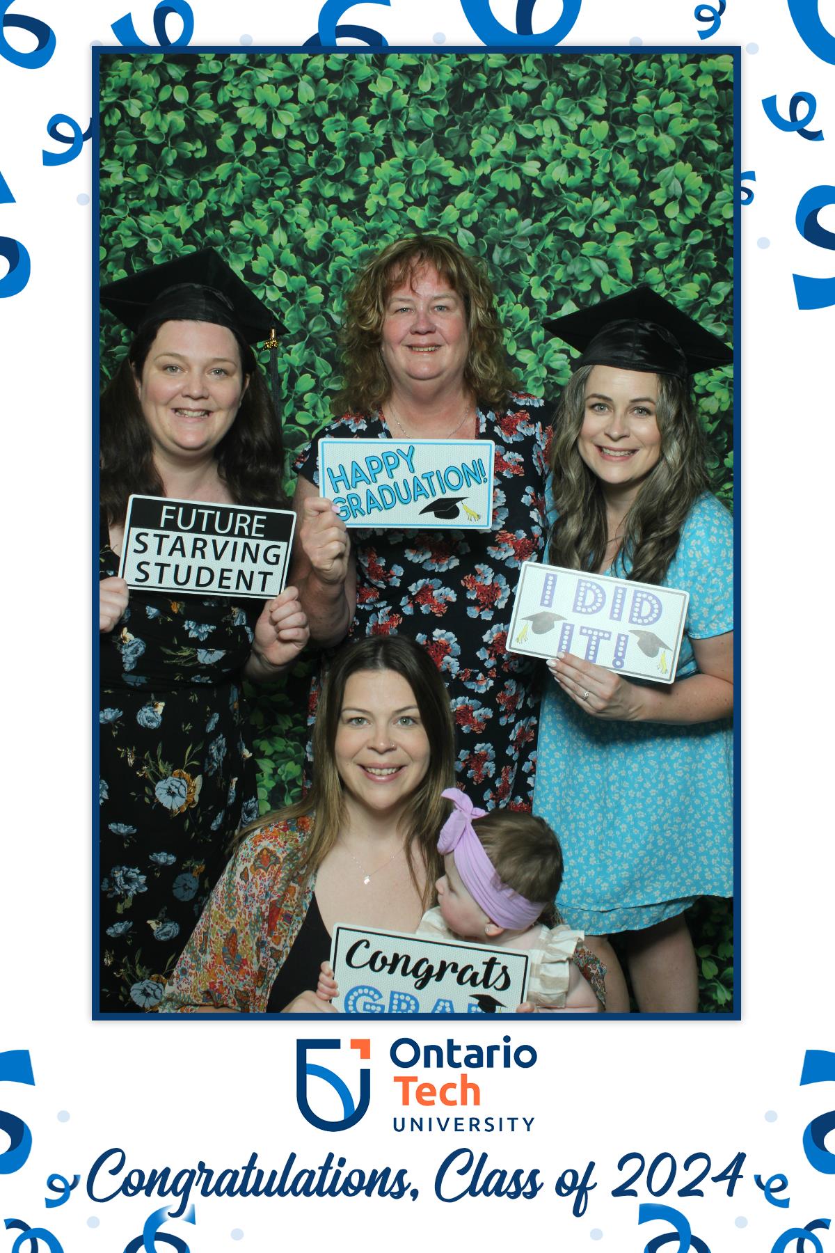 Annual Convocation, Class of 2024 | View more photos from the event at gallery.myselfiemirror.ca/u/romanmyselfiemirrorca/Annual-Convocation-Class-of-2024