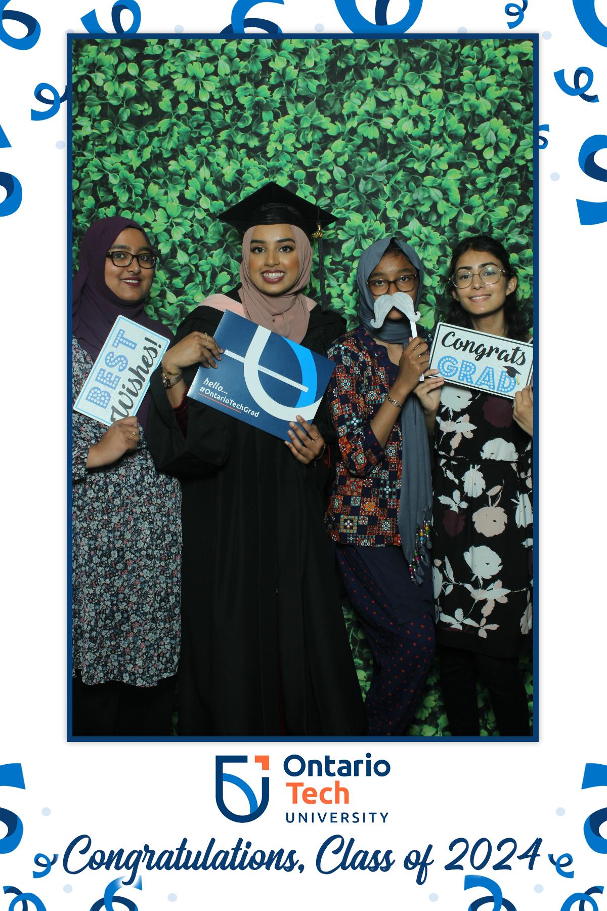 Annual Convocation, Class of 2024 | View more photos from the event at gallery.myselfiemirror.ca/u/romanmyselfiemirrorca/Annual-Convocation-Class-of-2024