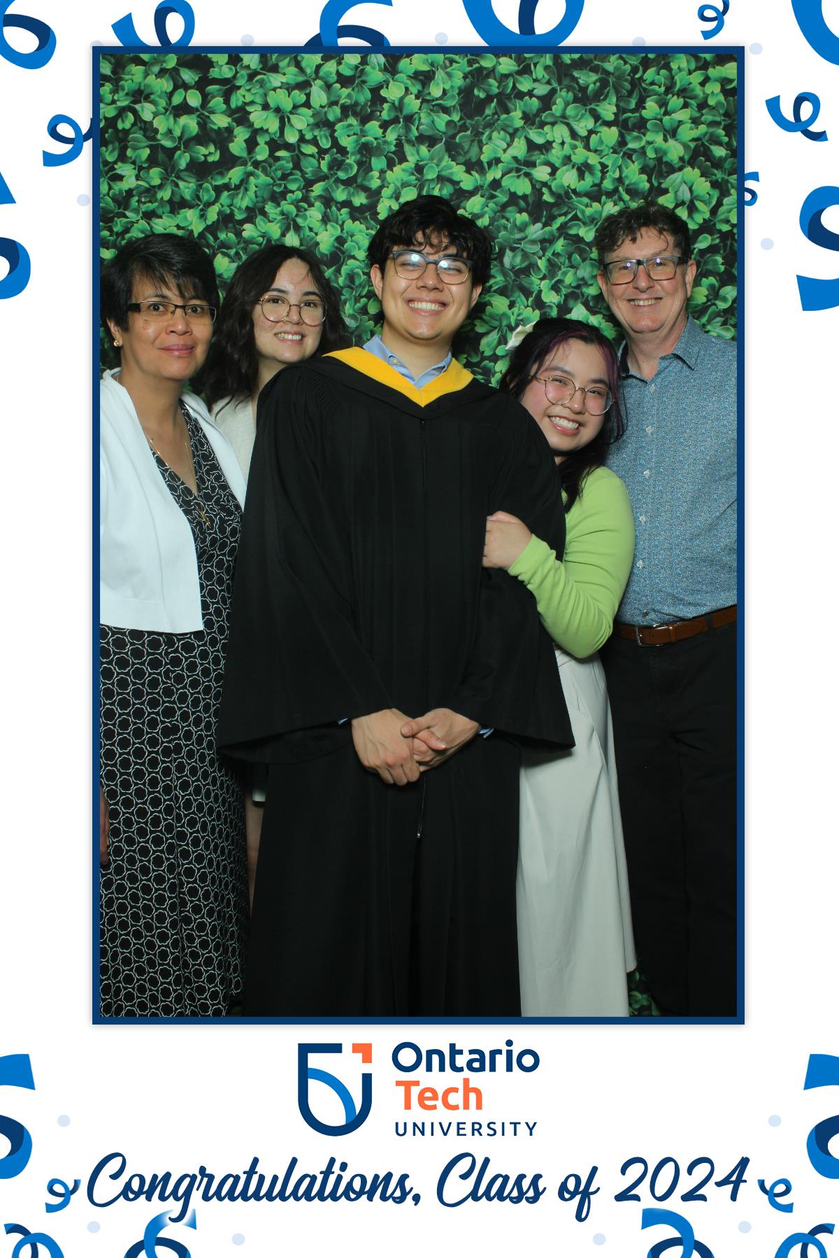 Annual Convocation, Class of 2024 | View more photos from the event at gallery.myselfiemirror.ca/u/romanmyselfiemirrorca/Annual-Convocation-Class-of-2024