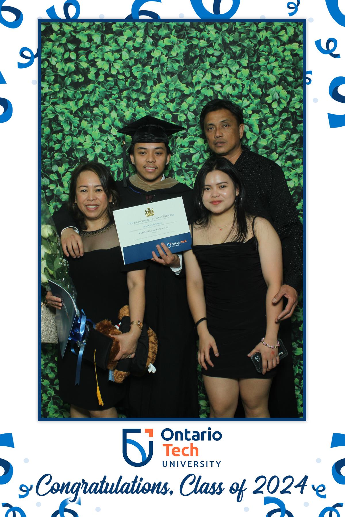 Annual Convocation, Class of 2024 | View more photos from the event at gallery.myselfiemirror.ca/u/romanmyselfiemirrorca/Annual-Convocation-Class-of-2024