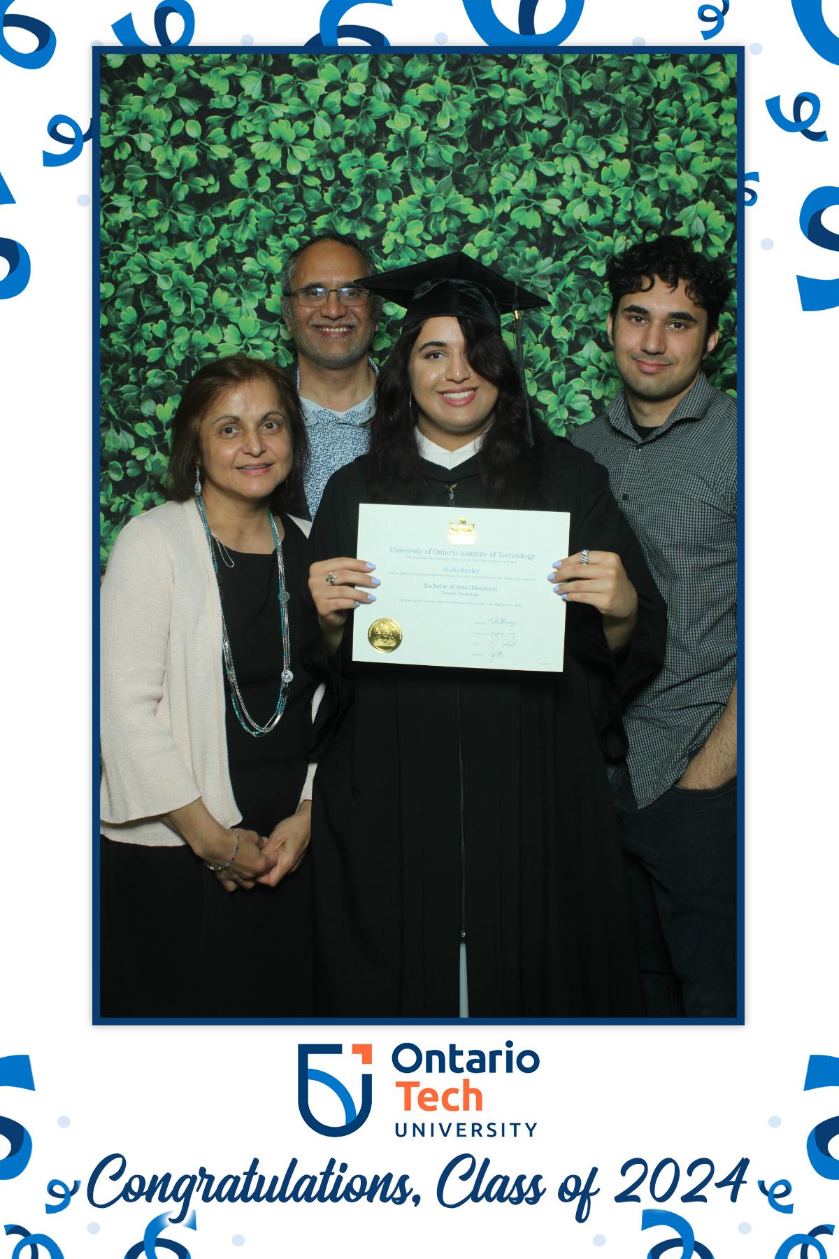 Annual Convocation, Class of 2024 | View more photos from the event at gallery.myselfiemirror.ca/u/romanmyselfiemirrorca/Annual-Convocation-Class-of-2024