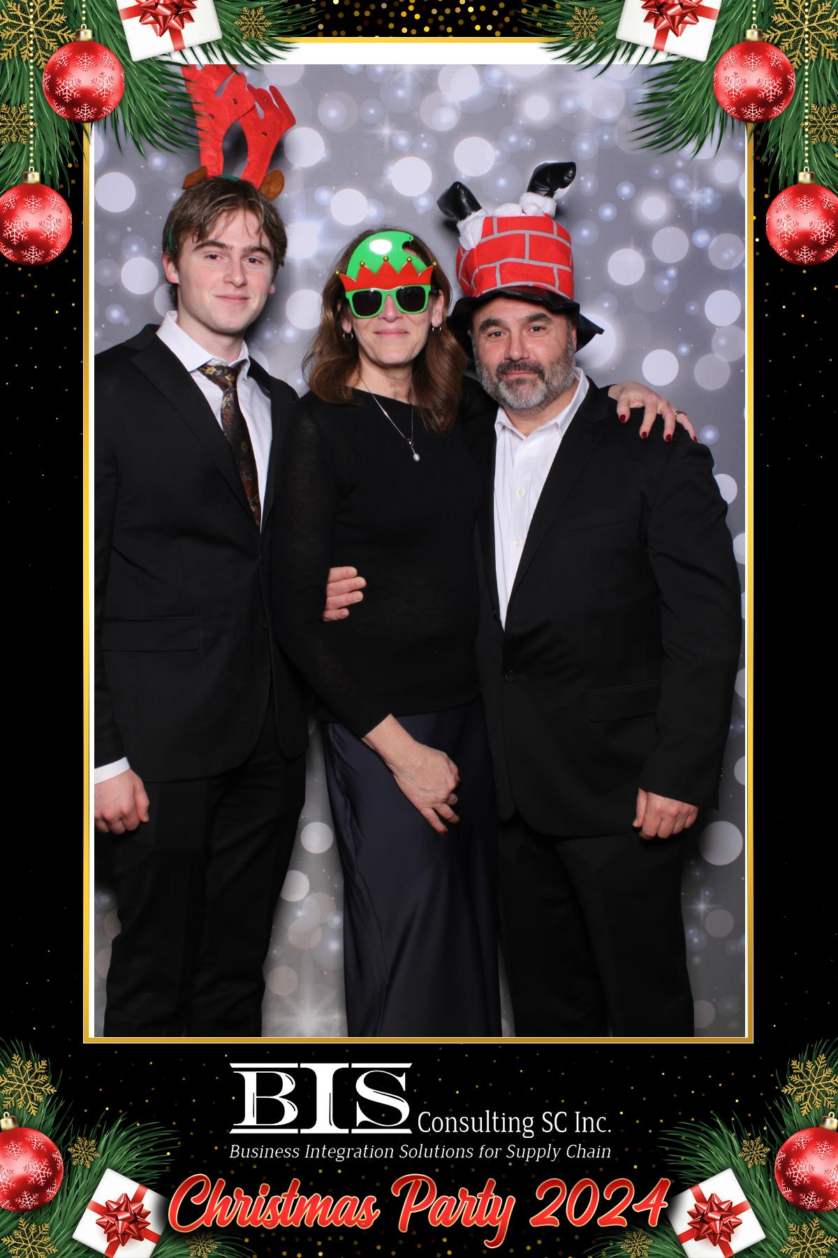 BIS Christmas Party 2024 | View more photos from the event at gallery.myselfiemirror.ca/u/romanmyselfiemirrorca/BIS-Christmas-Party-2024