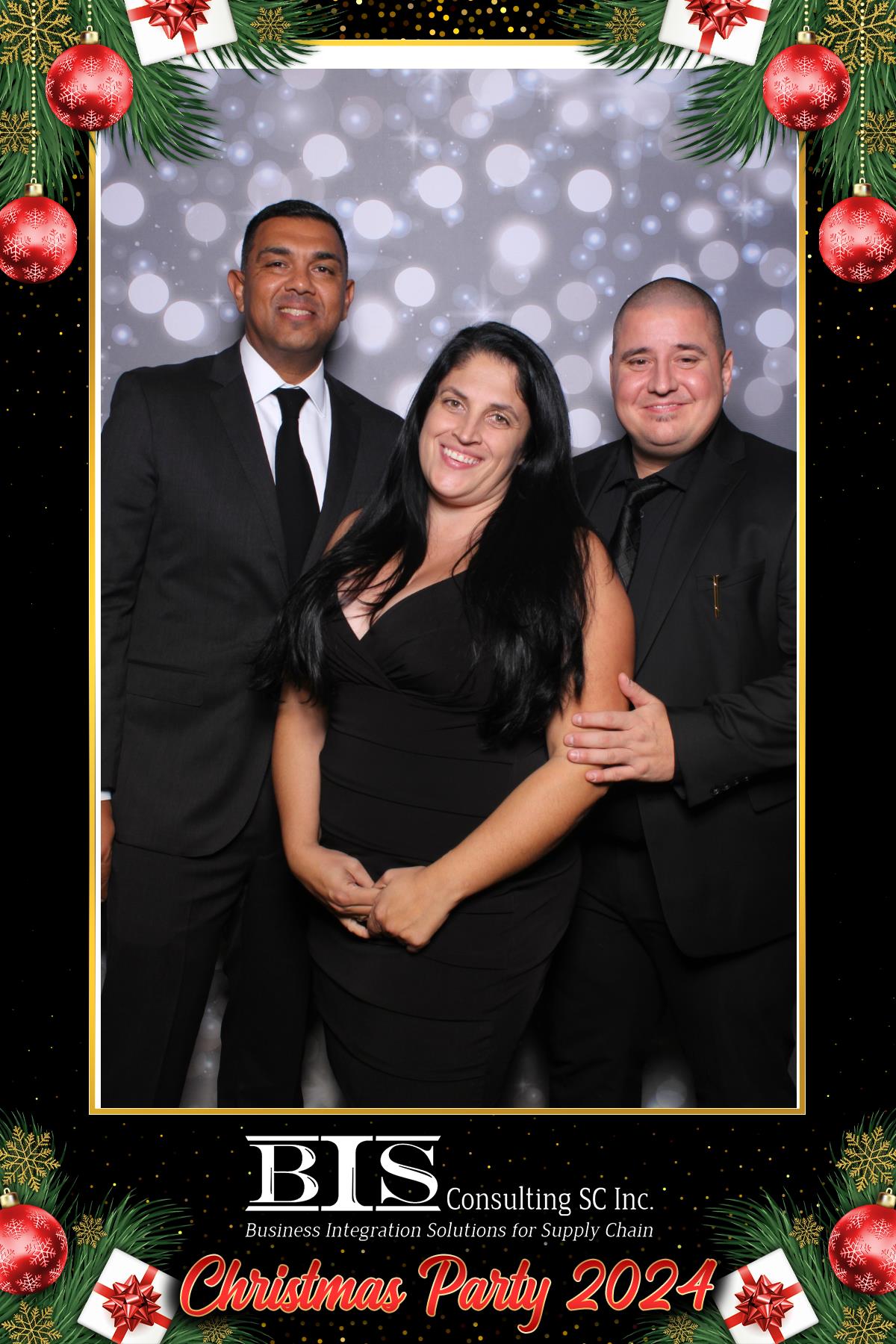 BIS Christmas Party 2024 | View more photos from the event at gallery.myselfiemirror.ca/u/romanmyselfiemirrorca/BIS-Christmas-Party-2024