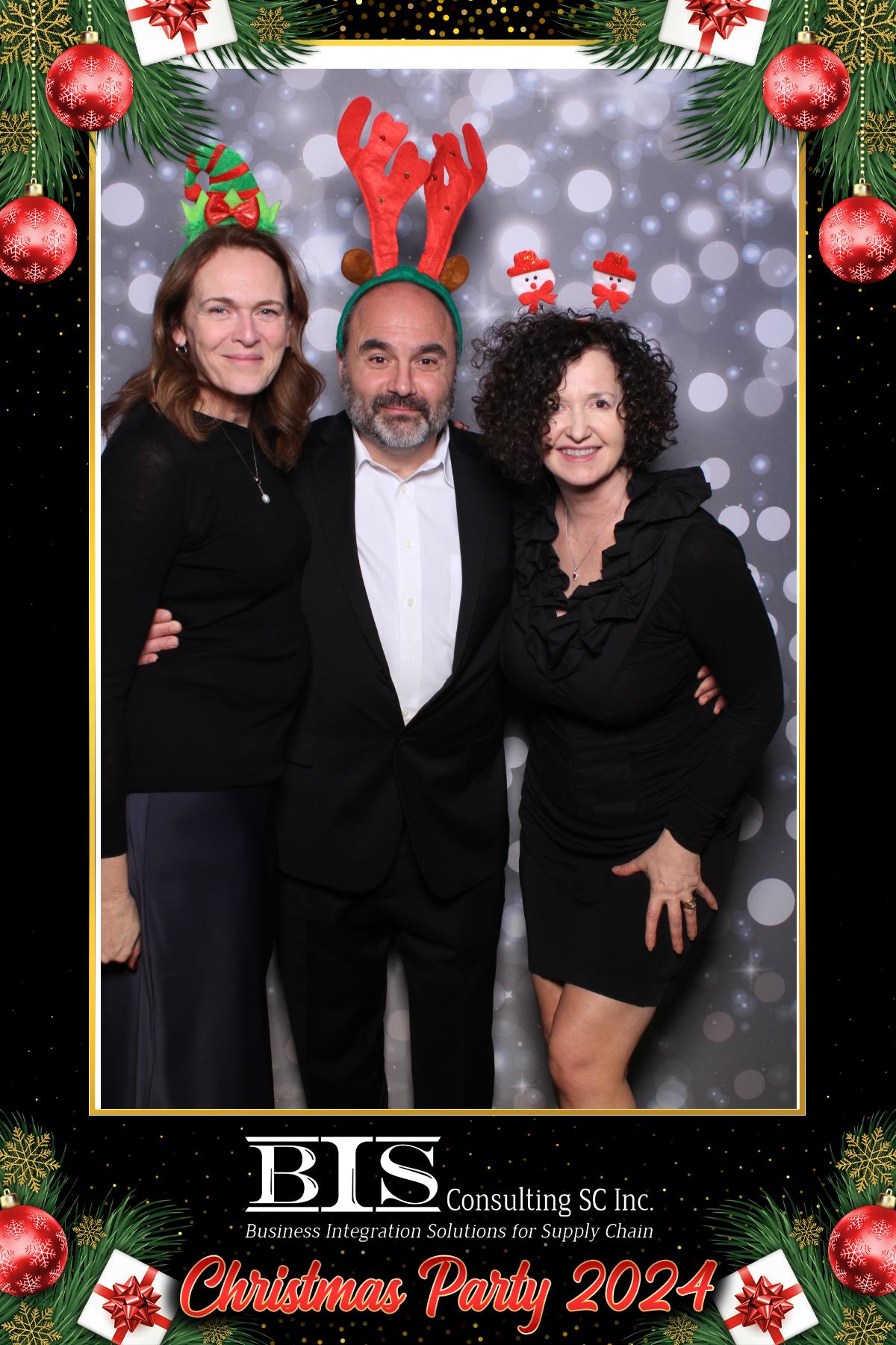 BIS Christmas Party 2024 | View more photos from the event at gallery.myselfiemirror.ca/u/romanmyselfiemirrorca/BIS-Christmas-Party-2024