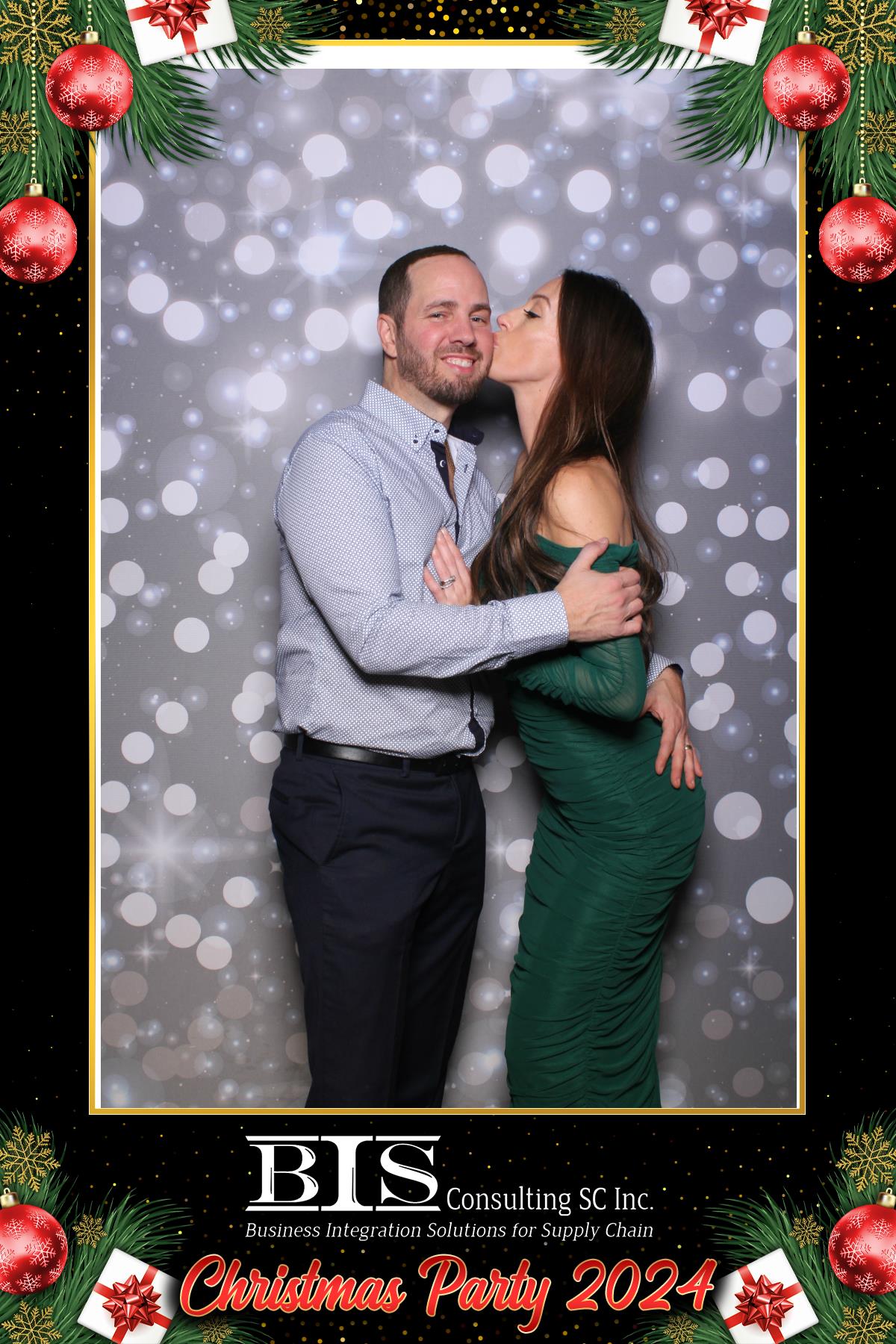 BIS Christmas Party 2024 | View more photos from the event at gallery.myselfiemirror.ca/u/romanmyselfiemirrorca/BIS-Christmas-Party-2024