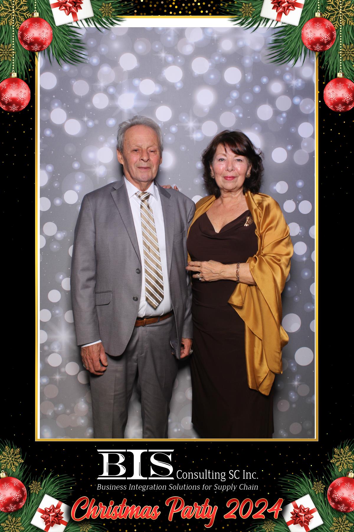 BIS Christmas Party 2024 | View more photos from the event at gallery.myselfiemirror.ca/u/romanmyselfiemirrorca/BIS-Christmas-Party-2024