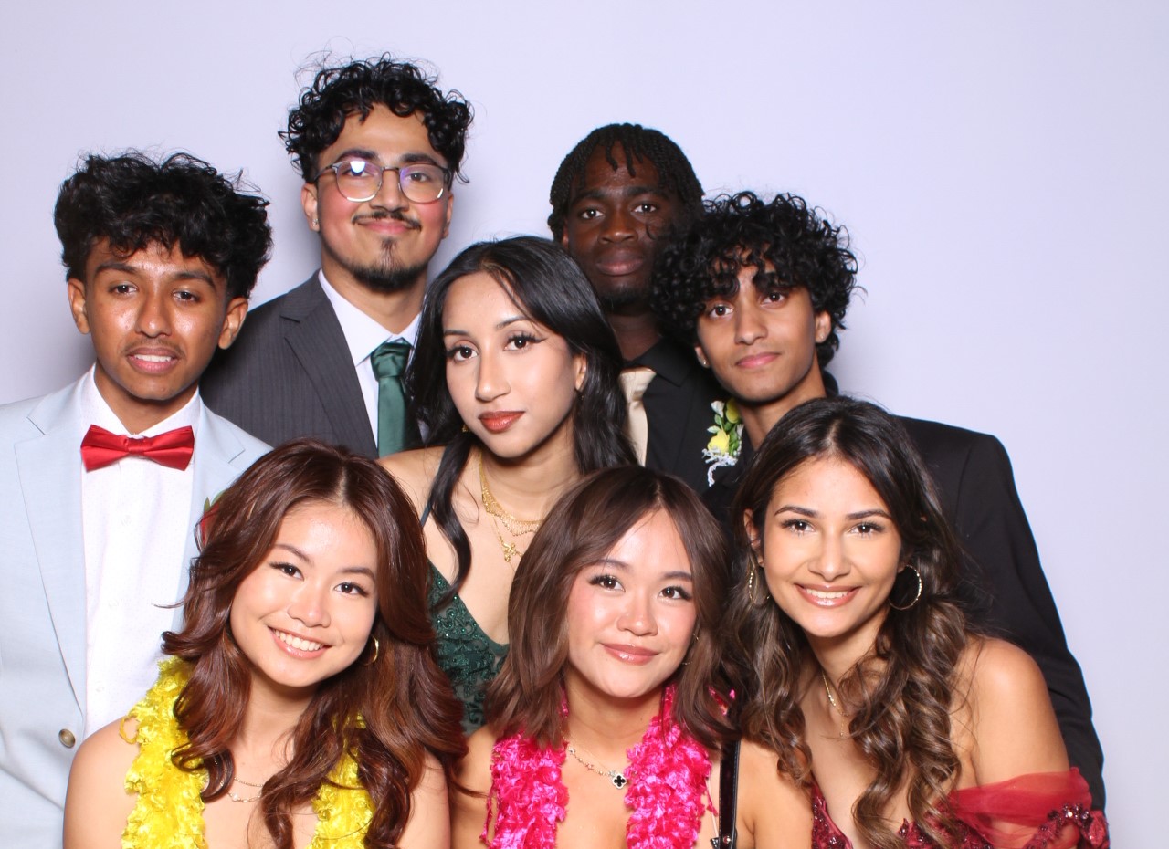 Bill Hogarth Prom 2024 | View more photos from the event at gallery.myselfiemirror.ca/u/romanmyselfiemirrorca/Bill-Hogarth-Prom-2024