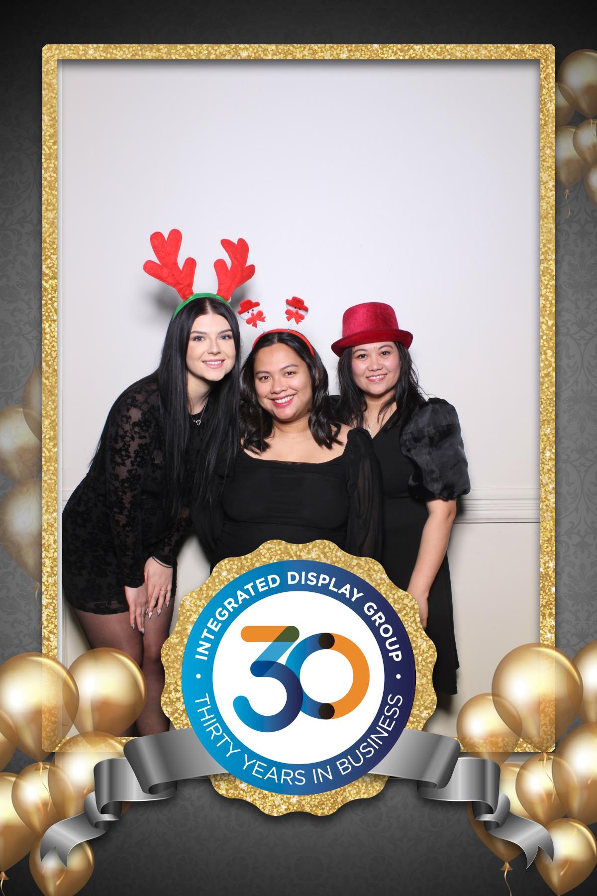 Integrated Display Holiday Party  | View more photos from the event at gallery.myselfiemirror.ca/u/romanmyselfiemirrorca/Integrated-Display-Holiday-Party