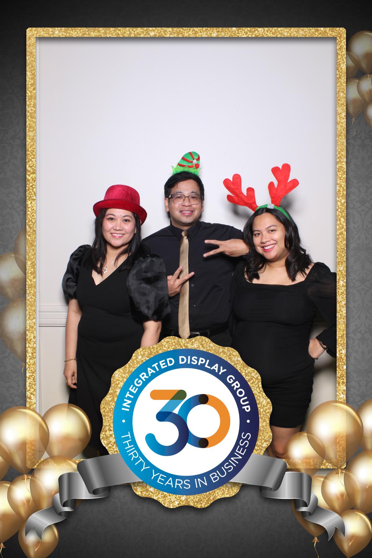 Integrated Display Holiday Party  | View more photos from the event at gallery.myselfiemirror.ca/u/romanmyselfiemirrorca/Integrated-Display-Holiday-Party