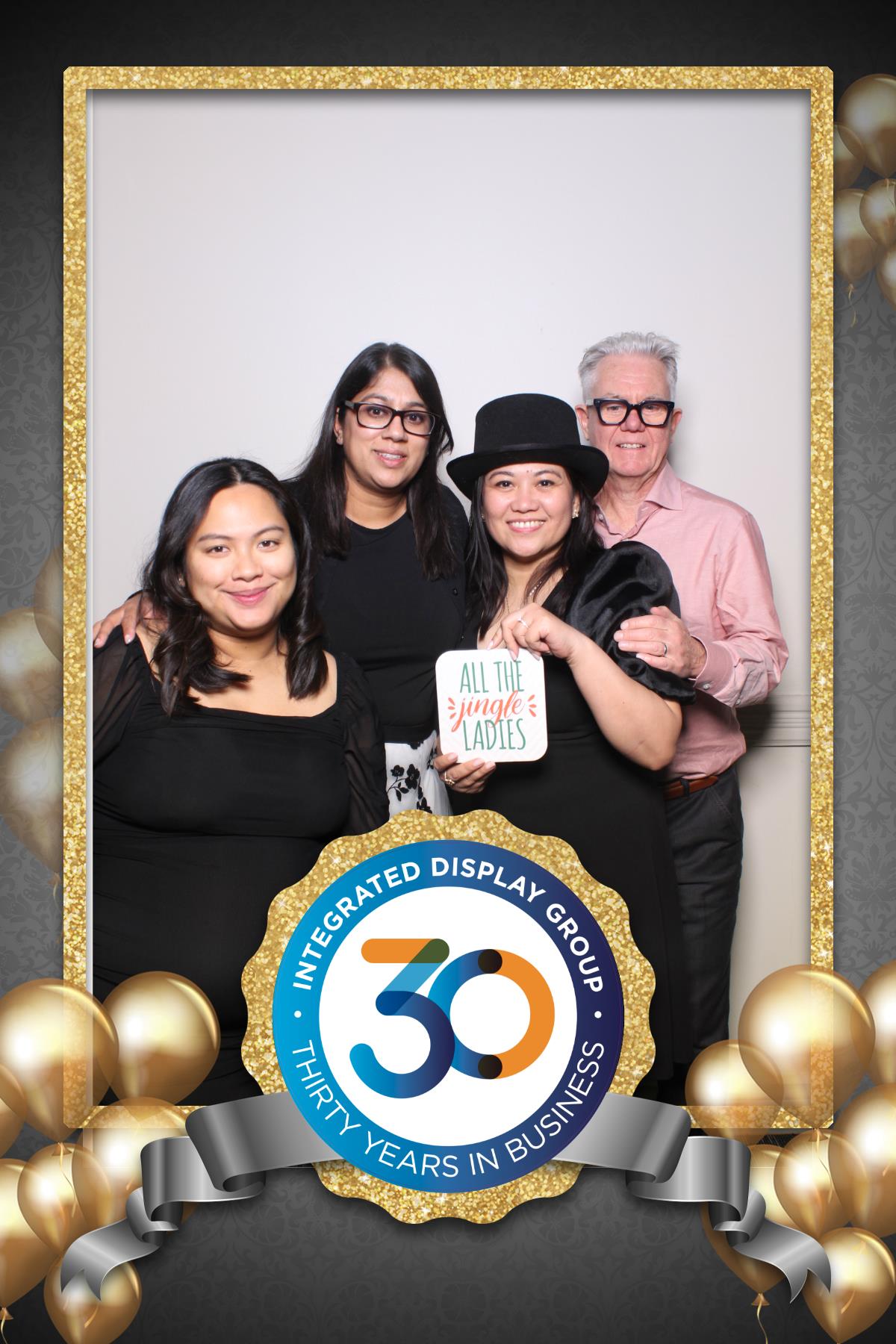 Integrated Display Holiday Party  | View more photos from the event at gallery.myselfiemirror.ca/u/romanmyselfiemirrorca/Integrated-Display-Holiday-Party