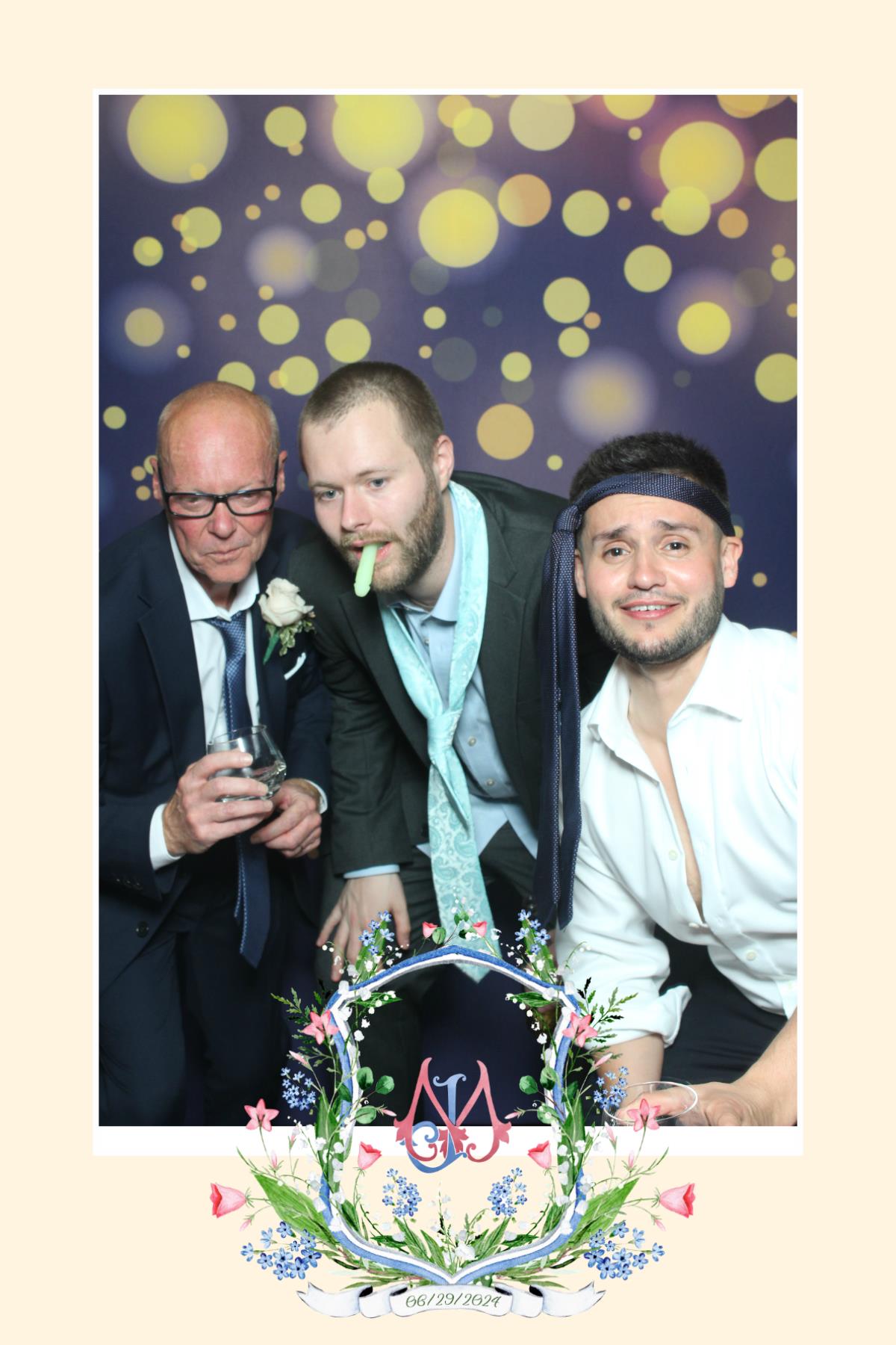 Joe & Morag | View more photos from the event at gallery.myselfiemirror.ca/u/romanmyselfiemirrorca/Joe-Morag