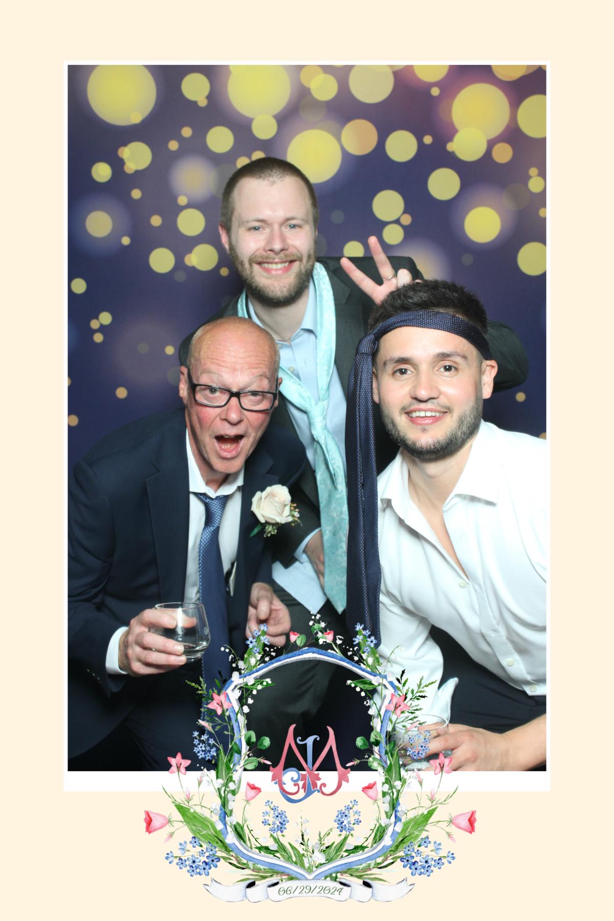 Joe & Morag | View more photos from the event at gallery.myselfiemirror.ca/u/romanmyselfiemirrorca/Joe-Morag