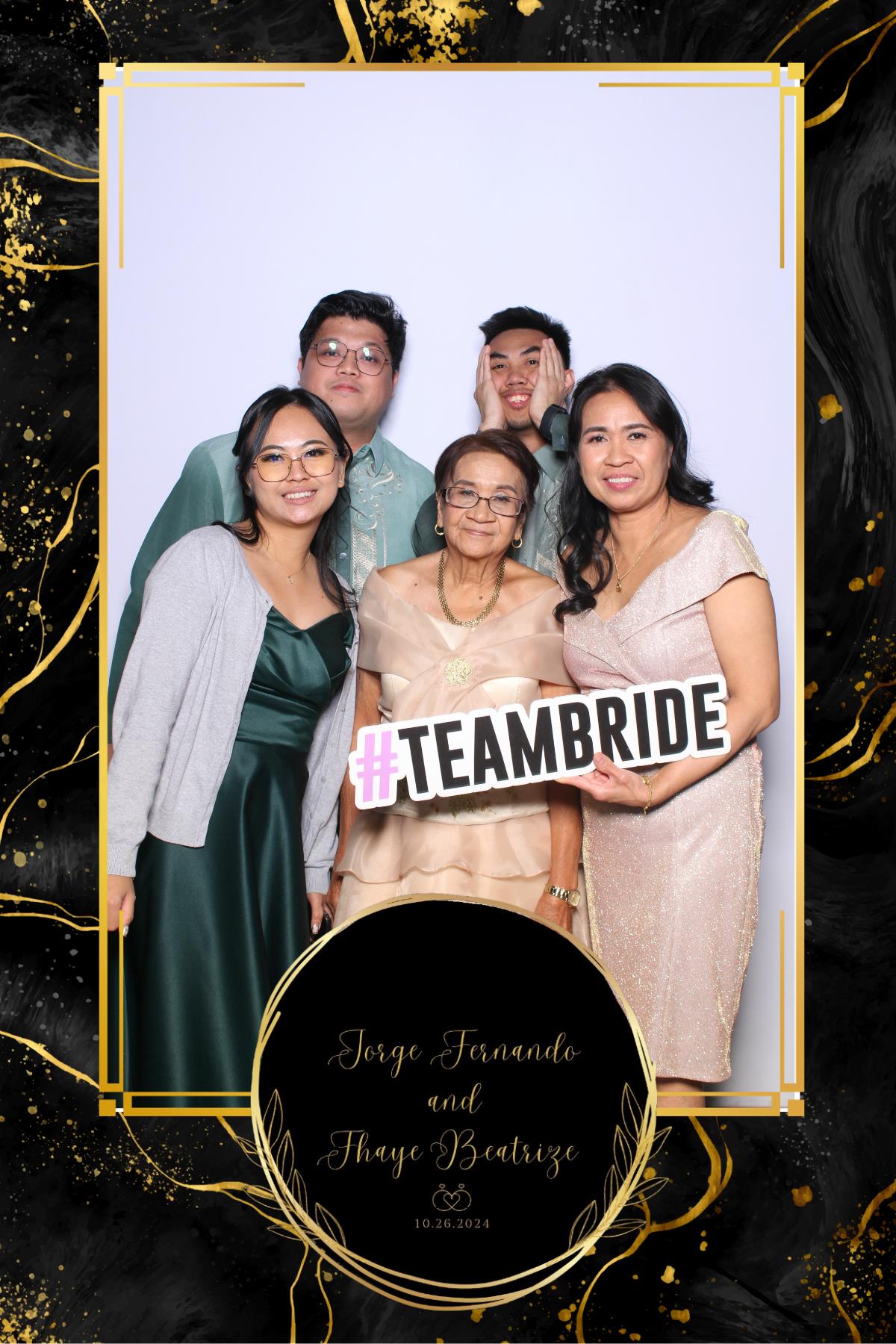 Jorge & Fhaye | View more photos from the event at gallery.myselfiemirror.ca/u/romanmyselfiemirrorca/Jorge-Fhaye