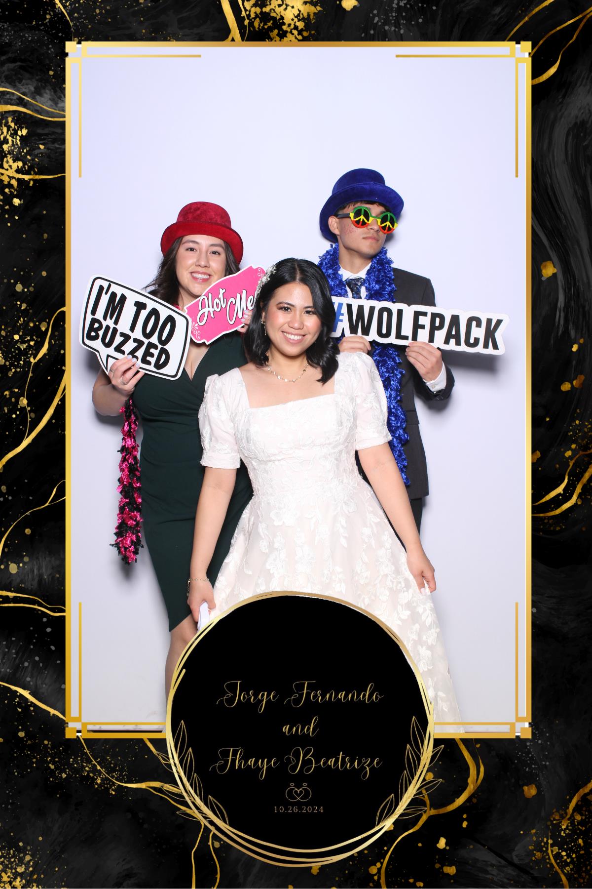 Jorge & Fhaye | View more photos from the event at gallery.myselfiemirror.ca/u/romanmyselfiemirrorca/Jorge-Fhaye