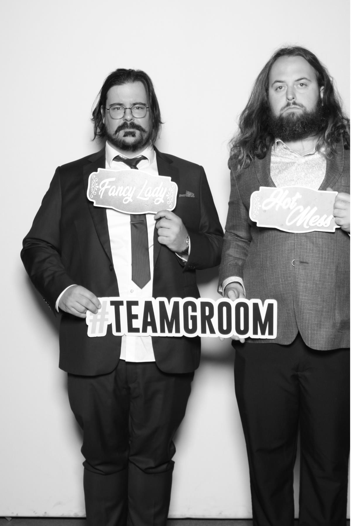 Jorge & Fhaye | View more photos from the event at gallery.myselfiemirror.ca/u/romanmyselfiemirrorca/Jorge-Fhaye