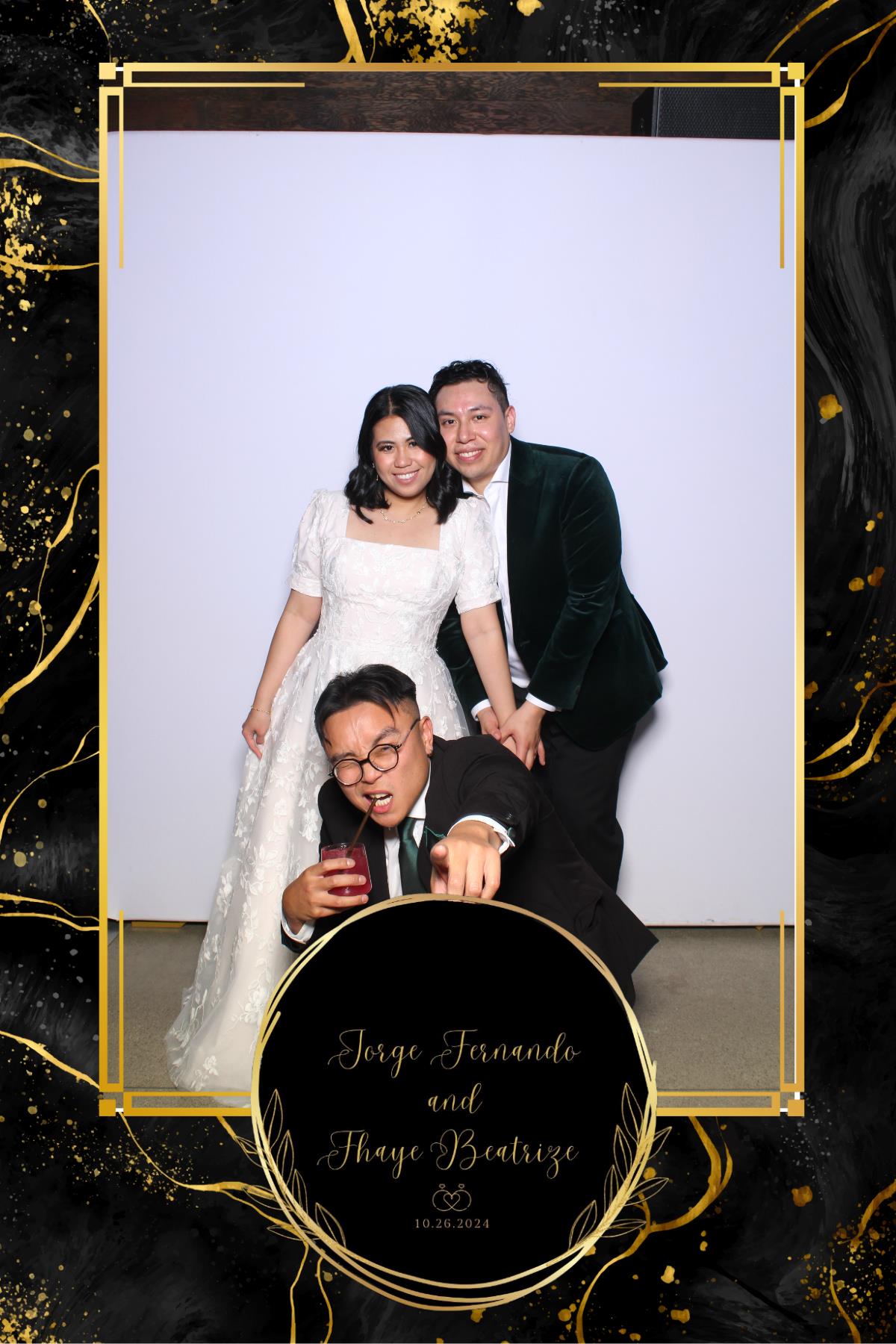 Jorge & Fhaye | View more photos from the event at gallery.myselfiemirror.ca/u/romanmyselfiemirrorca/Jorge-Fhaye