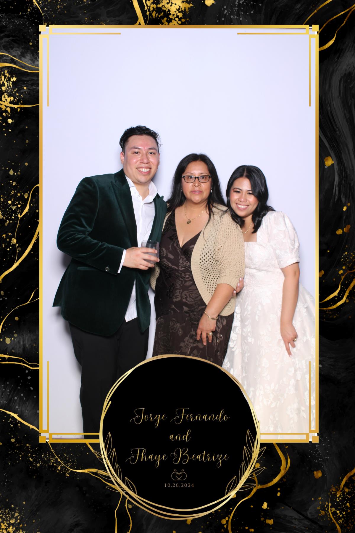 Jorge & Fhaye | View more photos from the event at gallery.myselfiemirror.ca/u/romanmyselfiemirrorca/Jorge-Fhaye