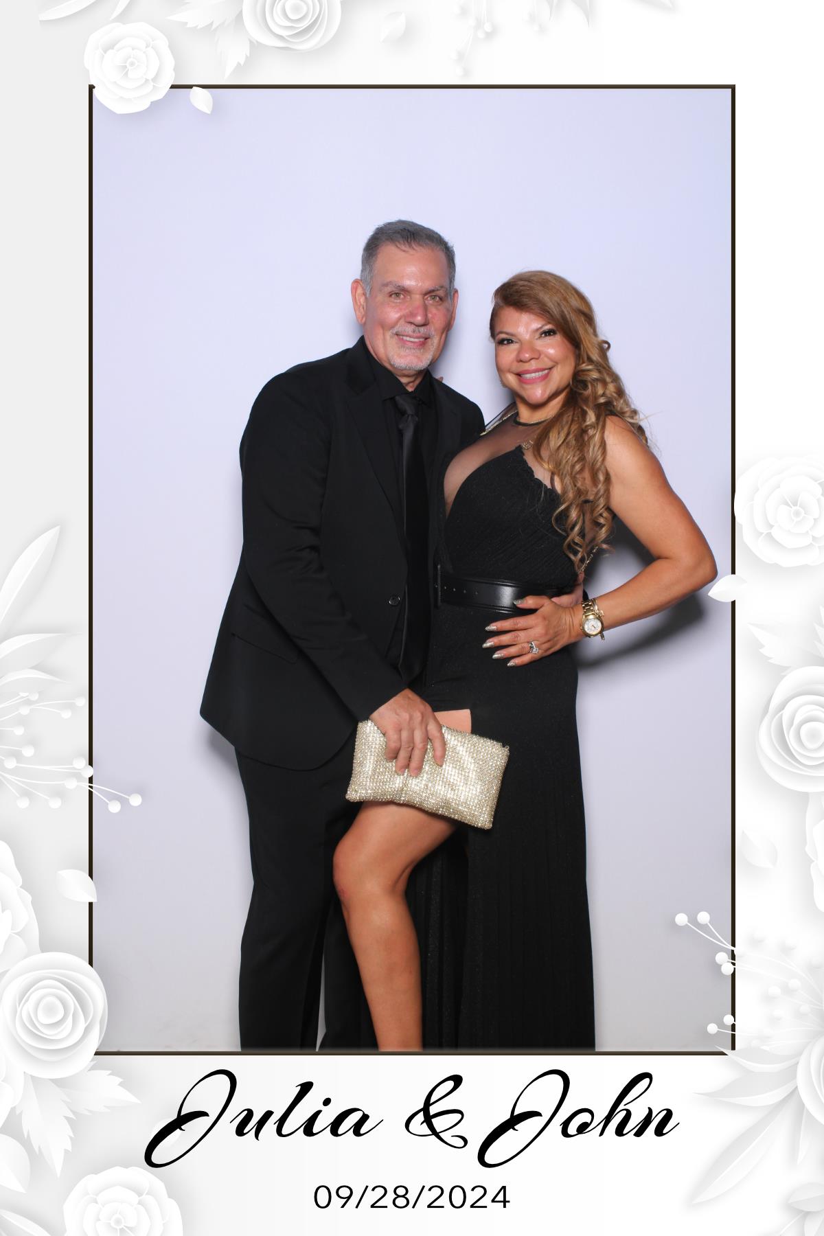 Julia & John | View more photos from the event at gallery.myselfiemirror.ca/u/romanmyselfiemirrorca/Julia-John