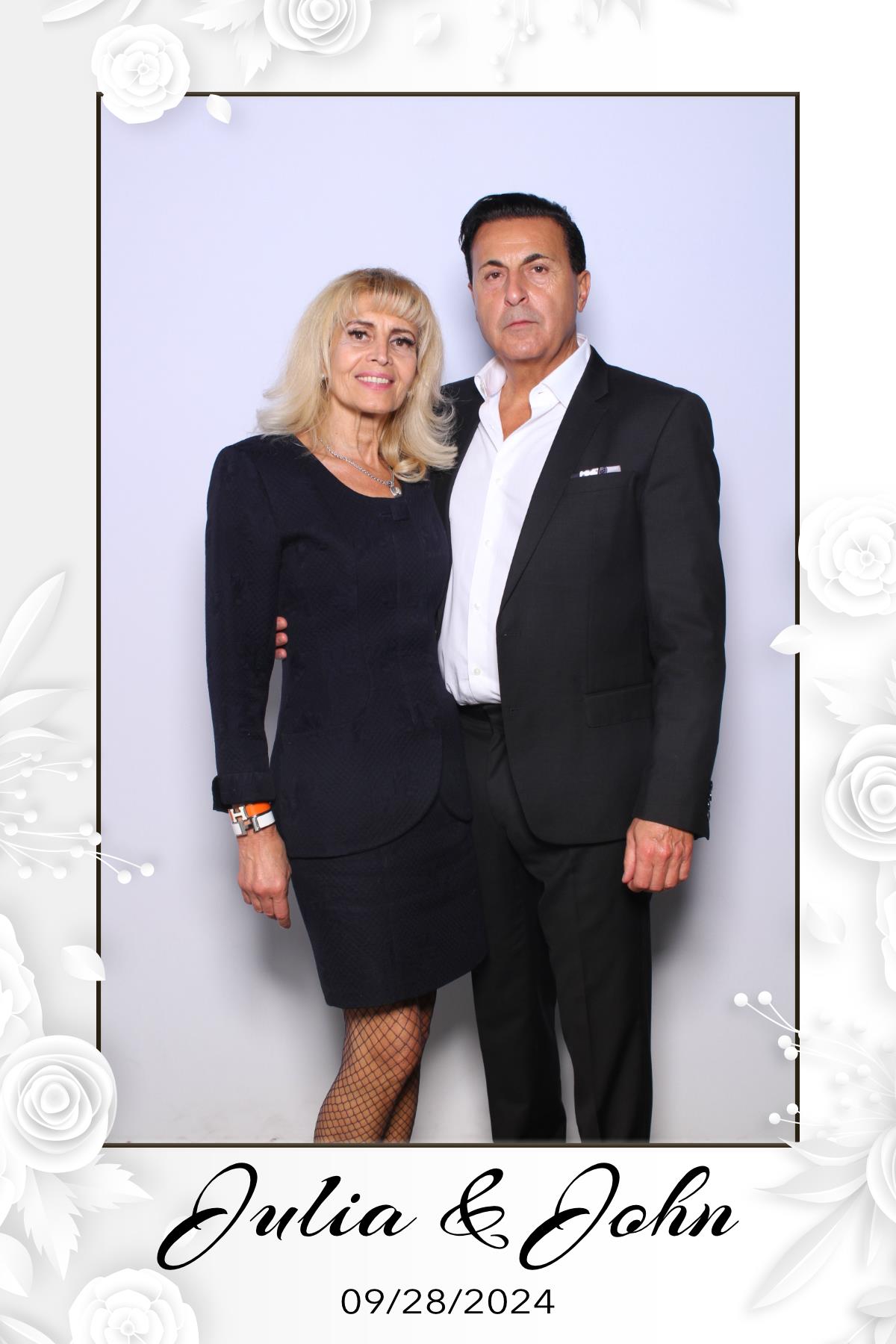 Julia & John | View more photos from the event at gallery.myselfiemirror.ca/u/romanmyselfiemirrorca/Julia-John