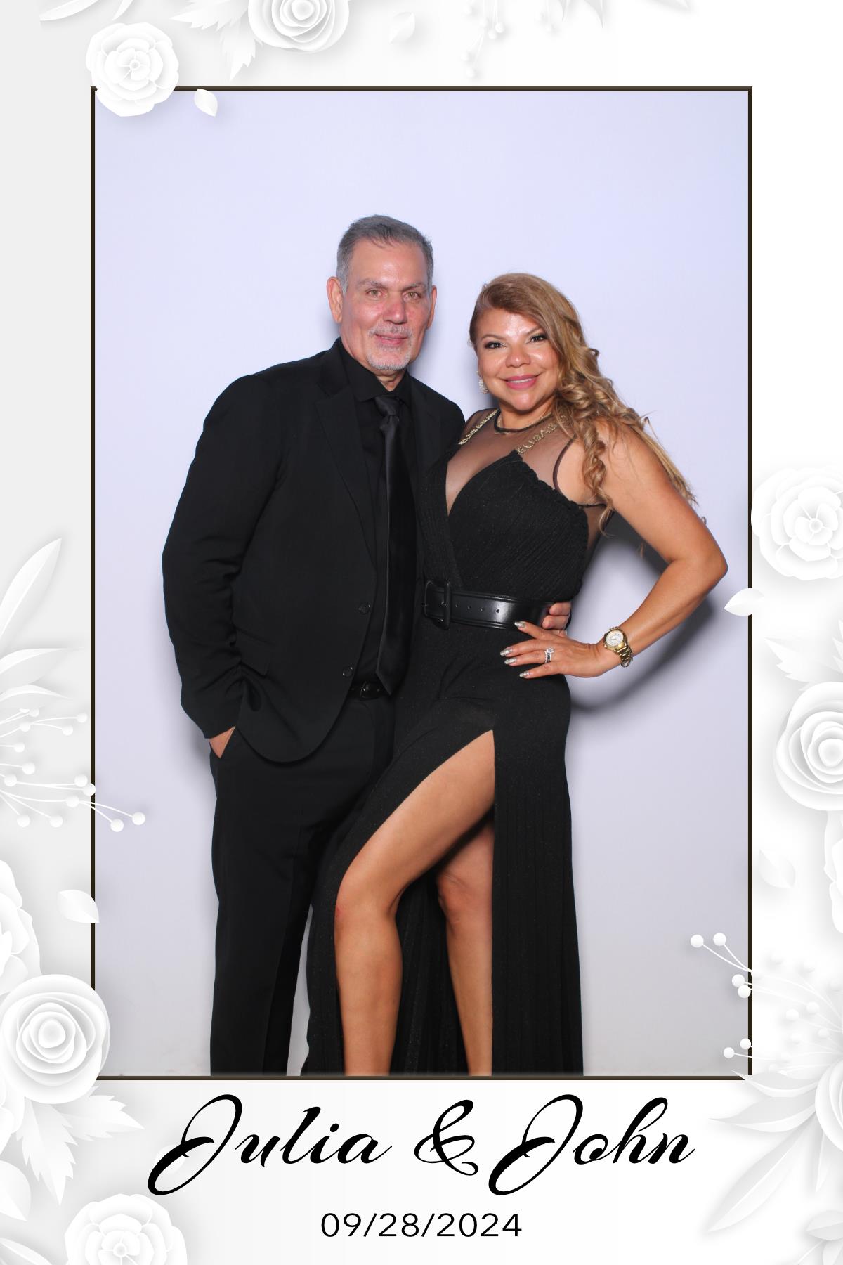 Julia & John | View more photos from the event at gallery.myselfiemirror.ca/u/romanmyselfiemirrorca/Julia-John