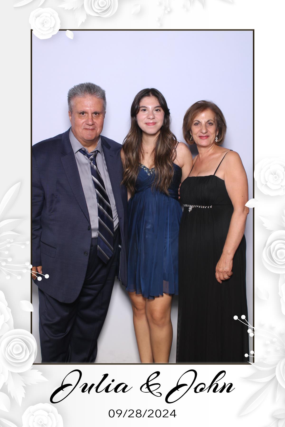 Julia & John | View more photos from the event at gallery.myselfiemirror.ca/u/romanmyselfiemirrorca/Julia-John