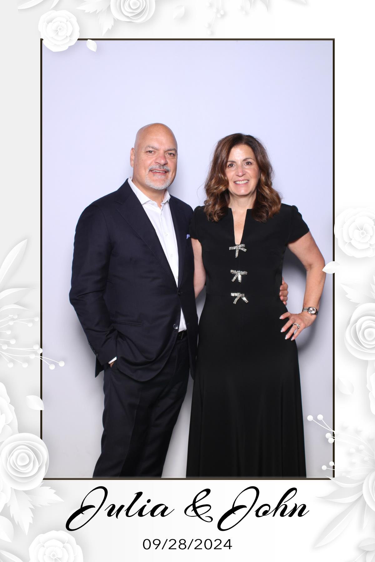 Julia & John | View more photos from the event at gallery.myselfiemirror.ca/u/romanmyselfiemirrorca/Julia-John